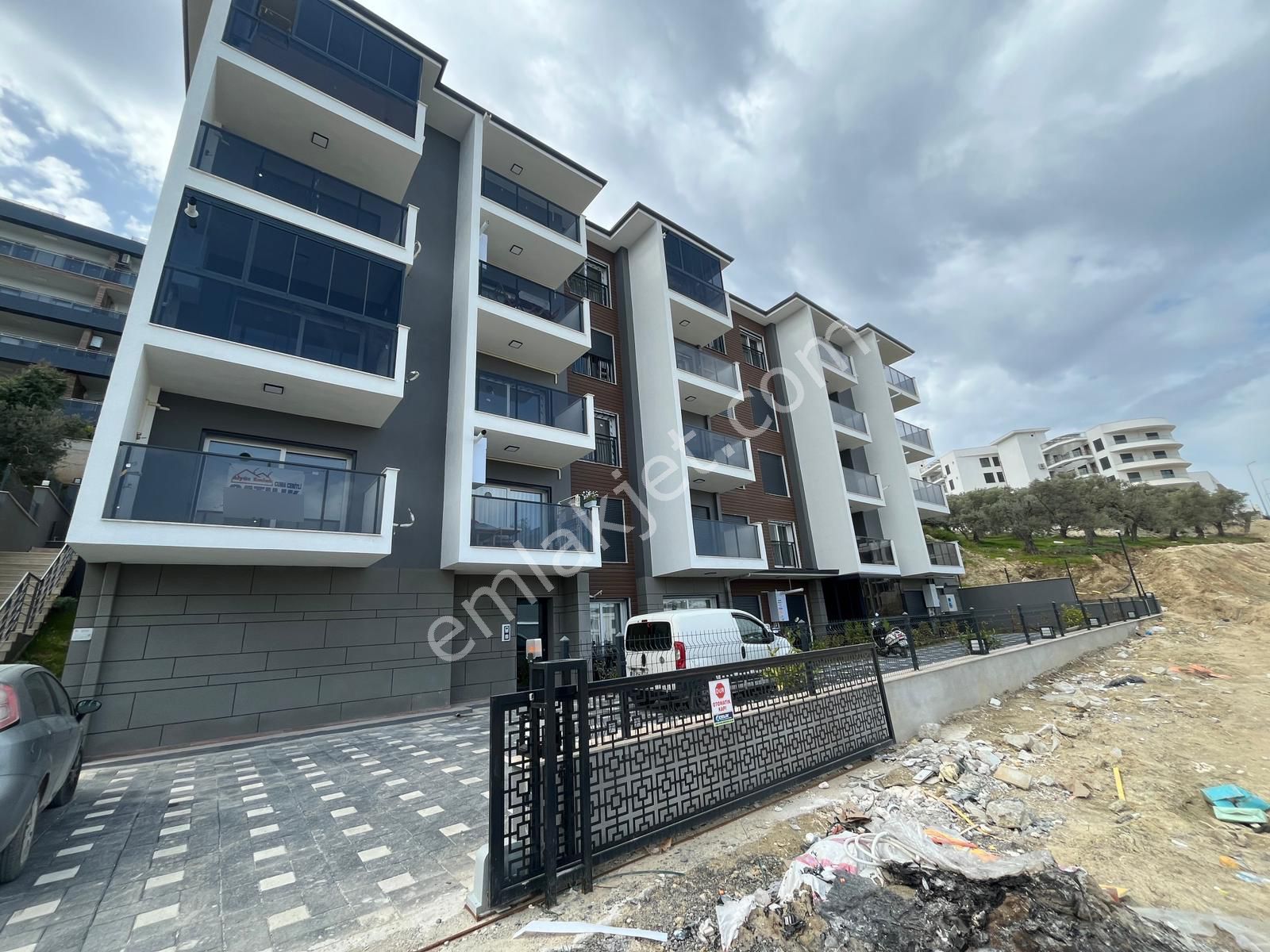 Kuşadası Satılık İkiçeşmelik 3+1 Manzaralı Daire - Görsel 22