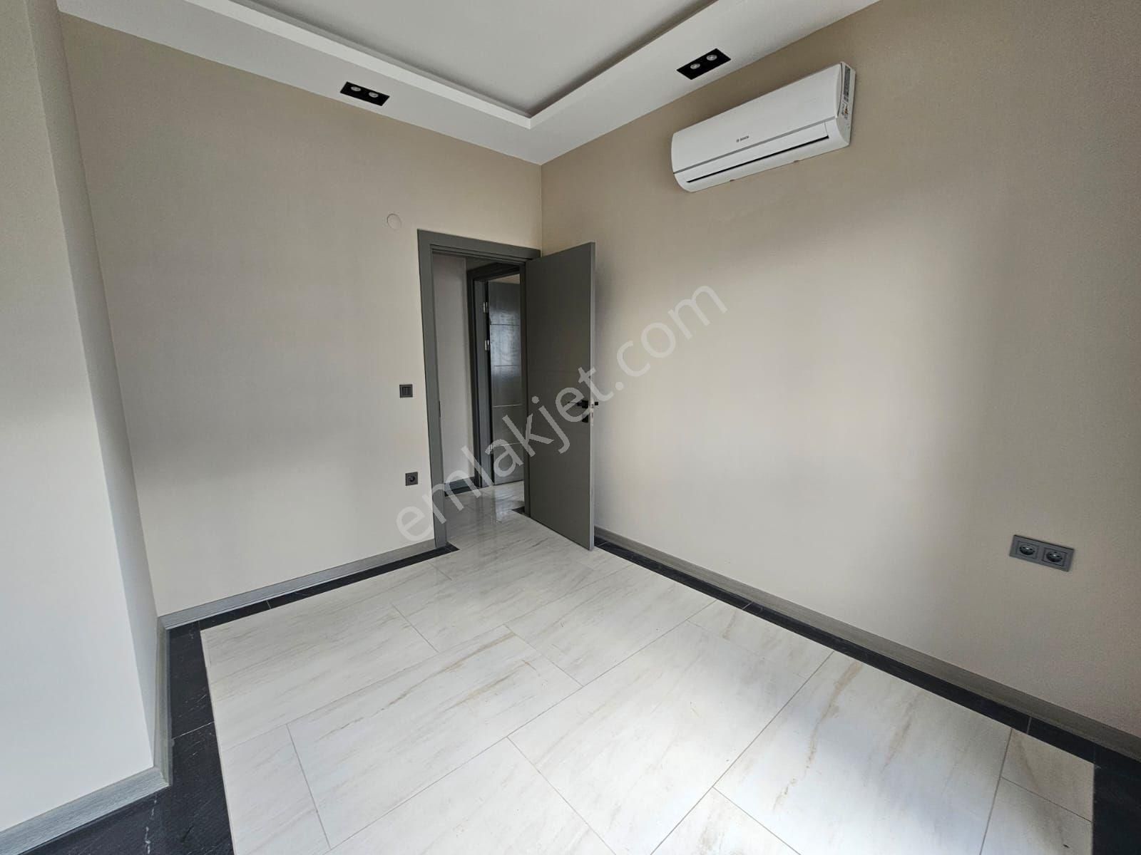 Kuşadası Satılık İkiçeşmelik 3+1 Manzaralı Daire - Görsel 16