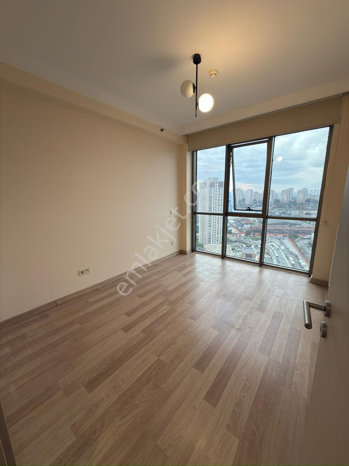 Emir’den Teknik Yapı Metropark Sitesinde Kiralık 1+1 - Görsel 2