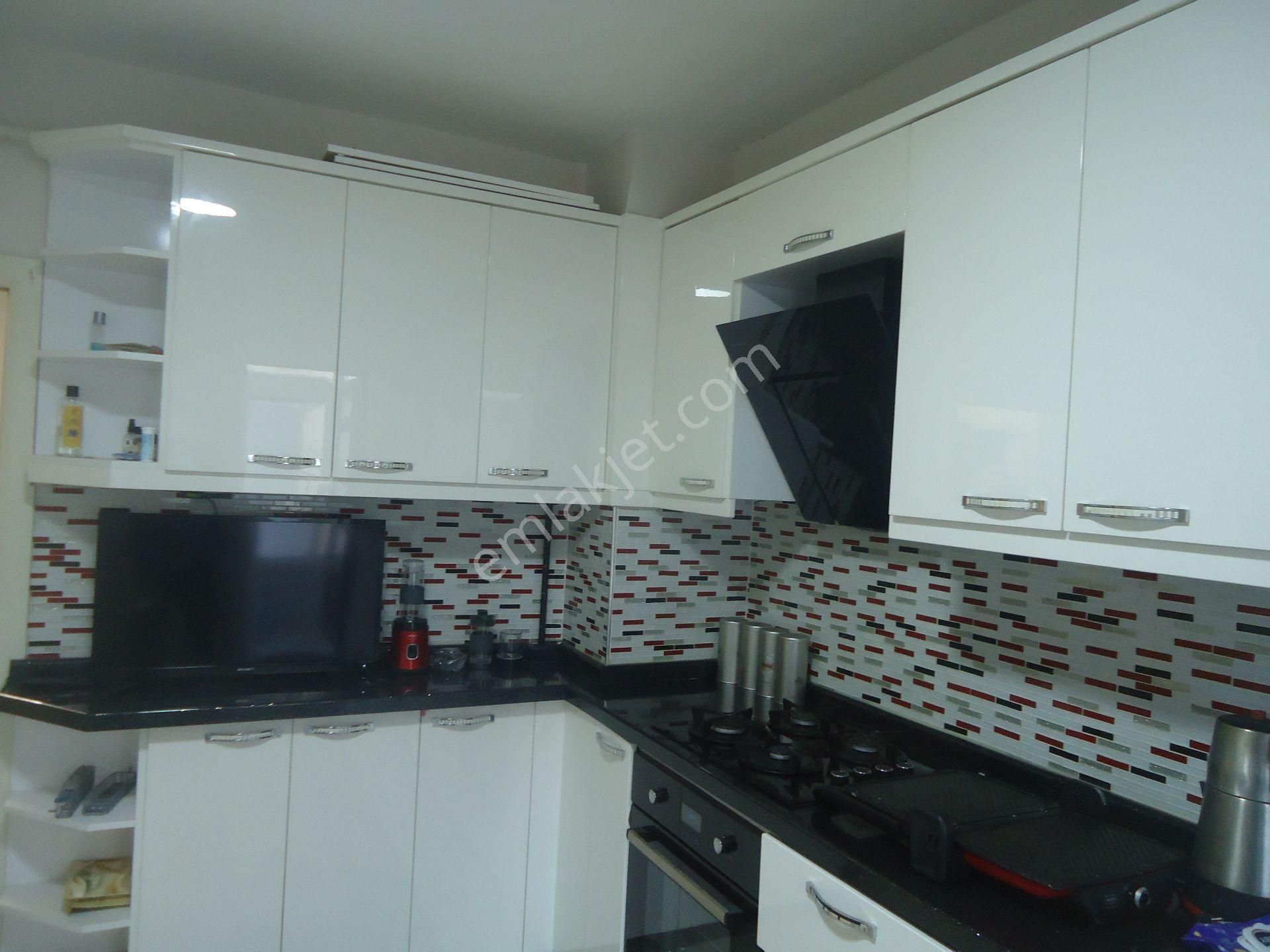 Aydınlıkevlerde 3+1 Geniş Satılık Daire Gizem Emlaktan - Görsel 19