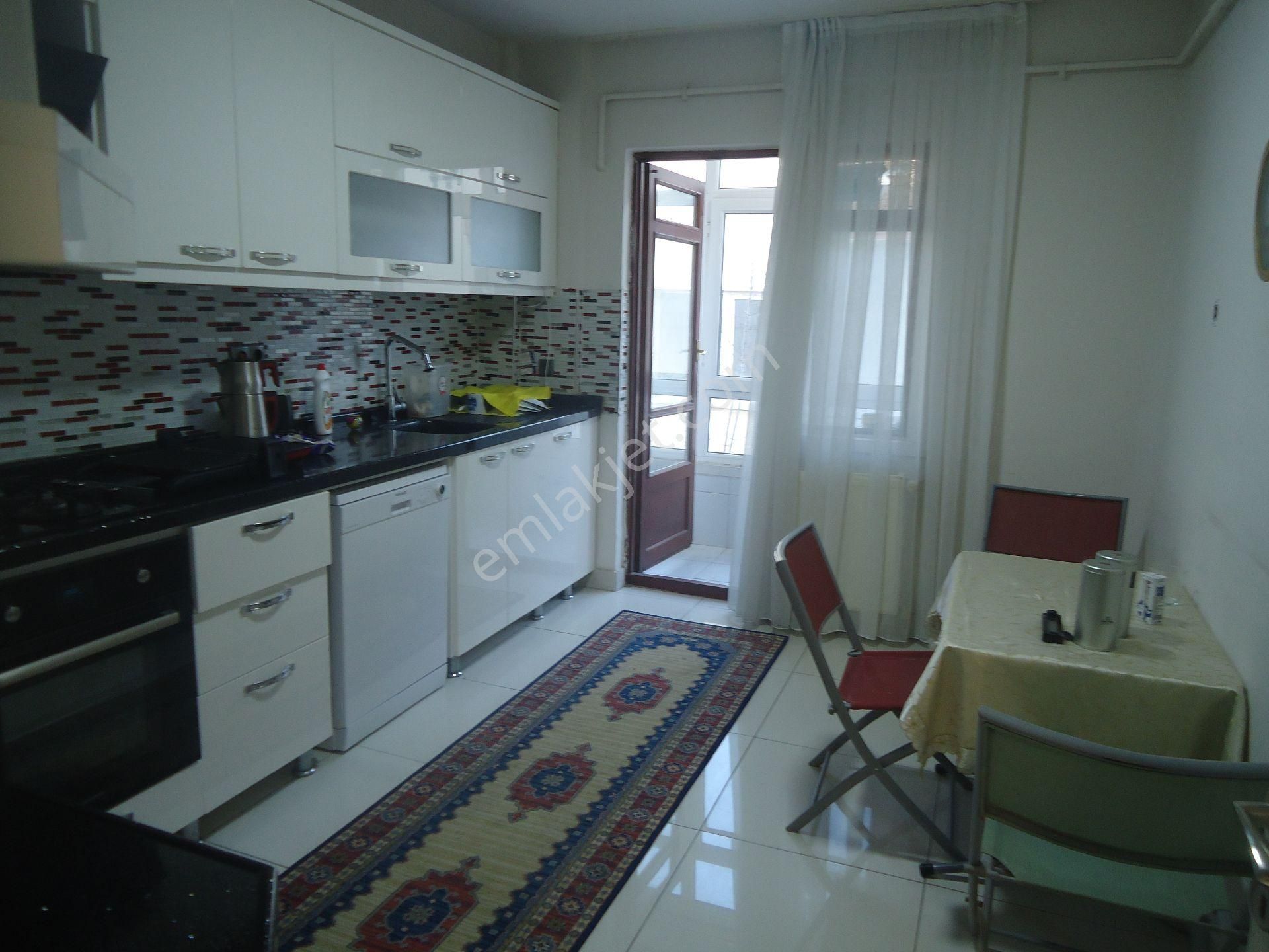 Aydınlıkevlerde 3+1 Geniş Satılık Daire Gizem Emlaktan - Görsel 15