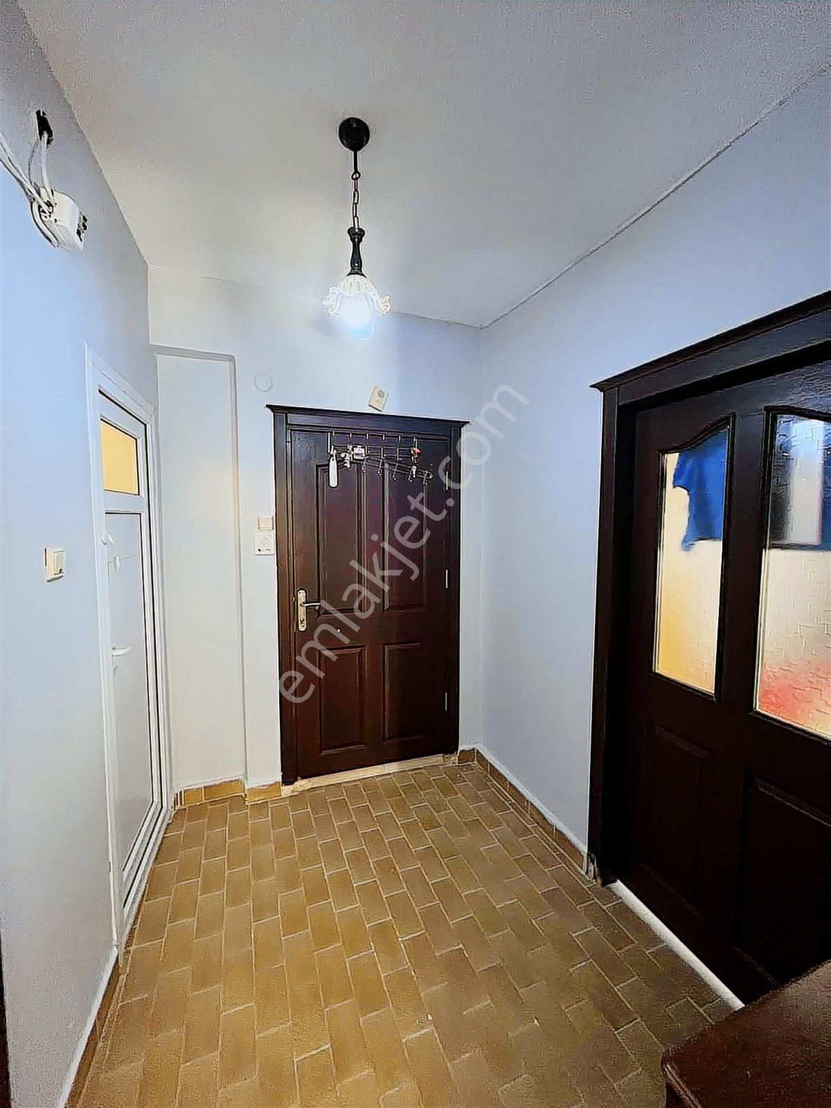 Beyaz Evlerde Eşyasız 2+1 Kapalı Mutfaklı Cazip Daire - Görsel 2