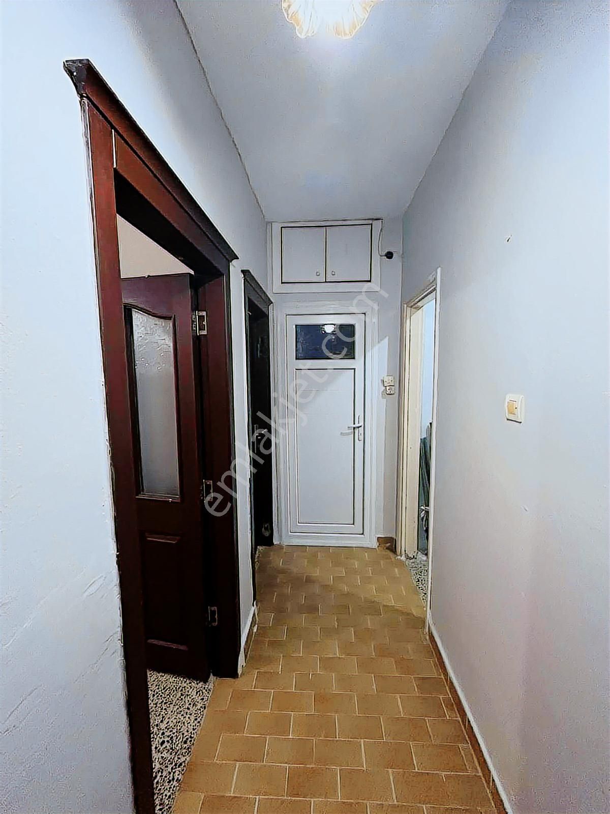 Beyaz Evlerde Eşyasız 2+1 Kapalı Mutfaklı Cazip Daire - Görsel 3