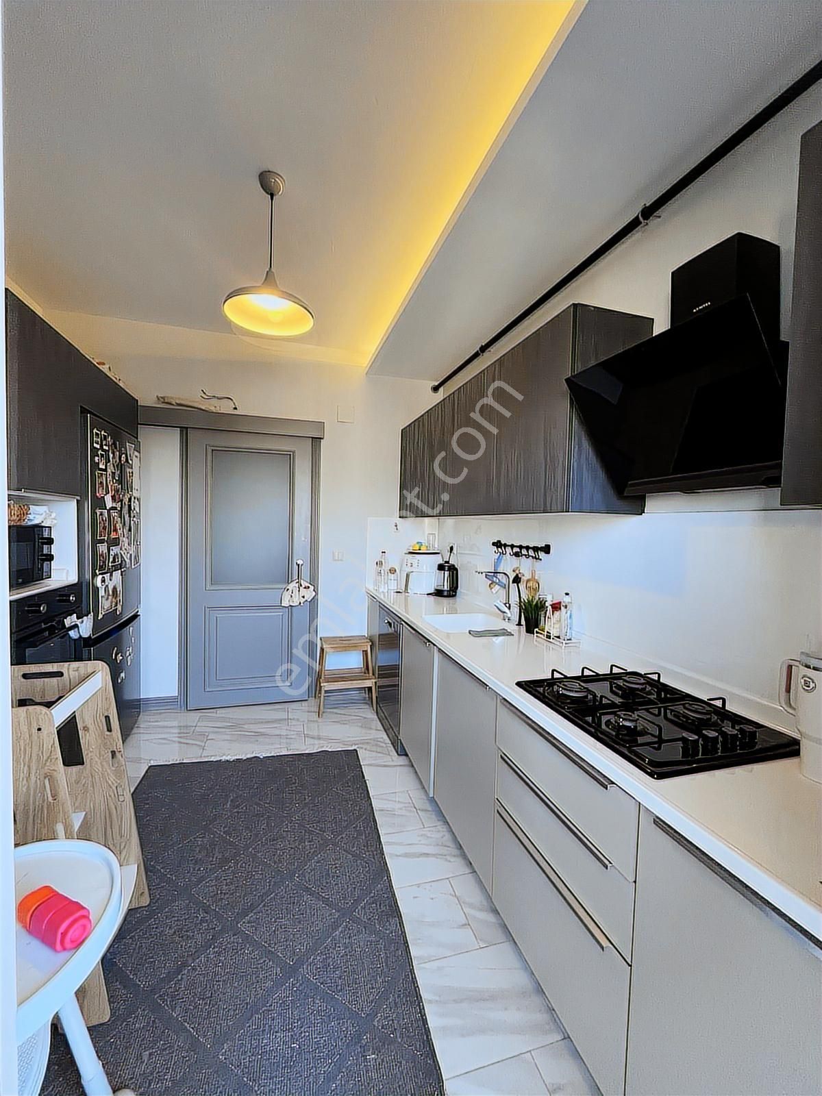 Kenan Evren Bulvarına Yürüyüş Mesafesinde 3+1 Kombili Lüx Daire