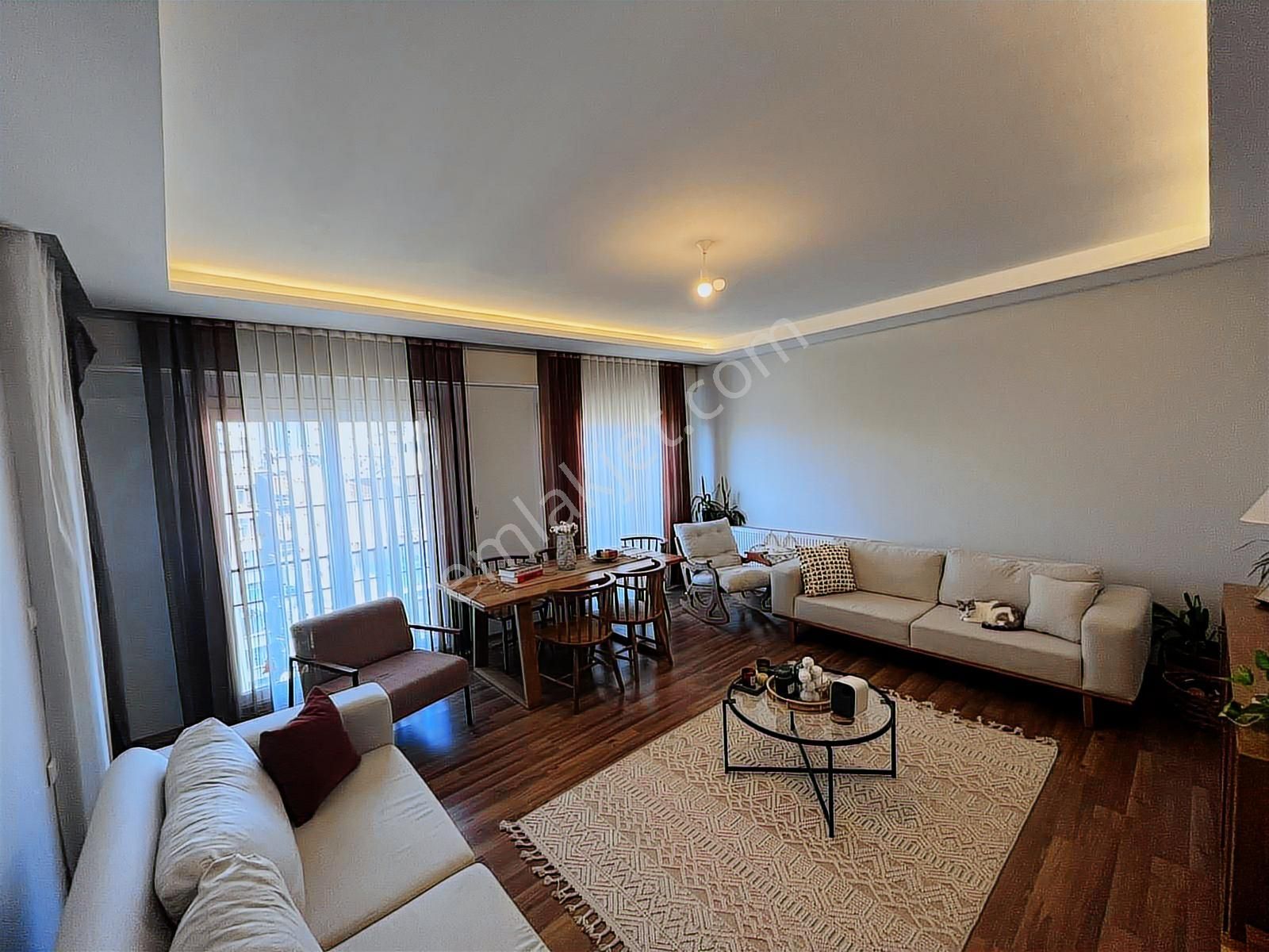 Kenan Evren Bulvarına Yürüyüş Mesafesinde 3+1 Kombili Lüx Daire - Görsel 15