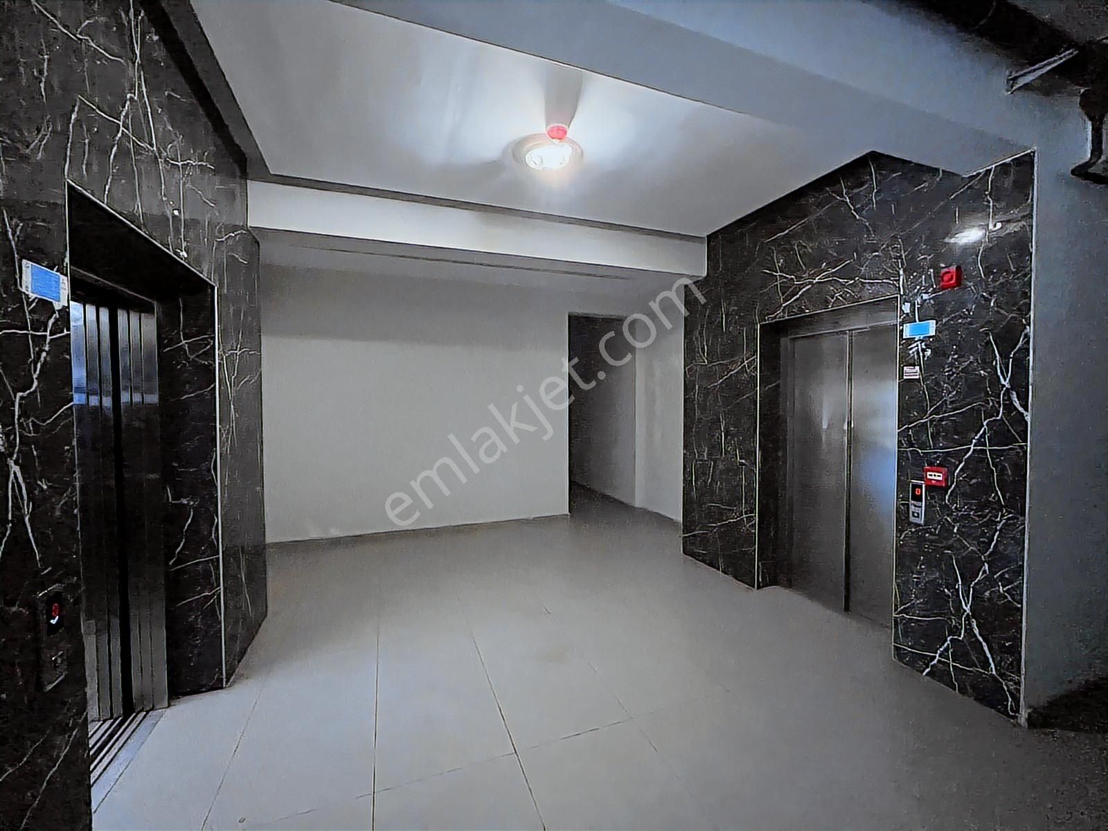 Kenan Evren Bulvarına Yürüyüş Mesafesinde 3+1 Kombili Lüx Daire - Görsel 29