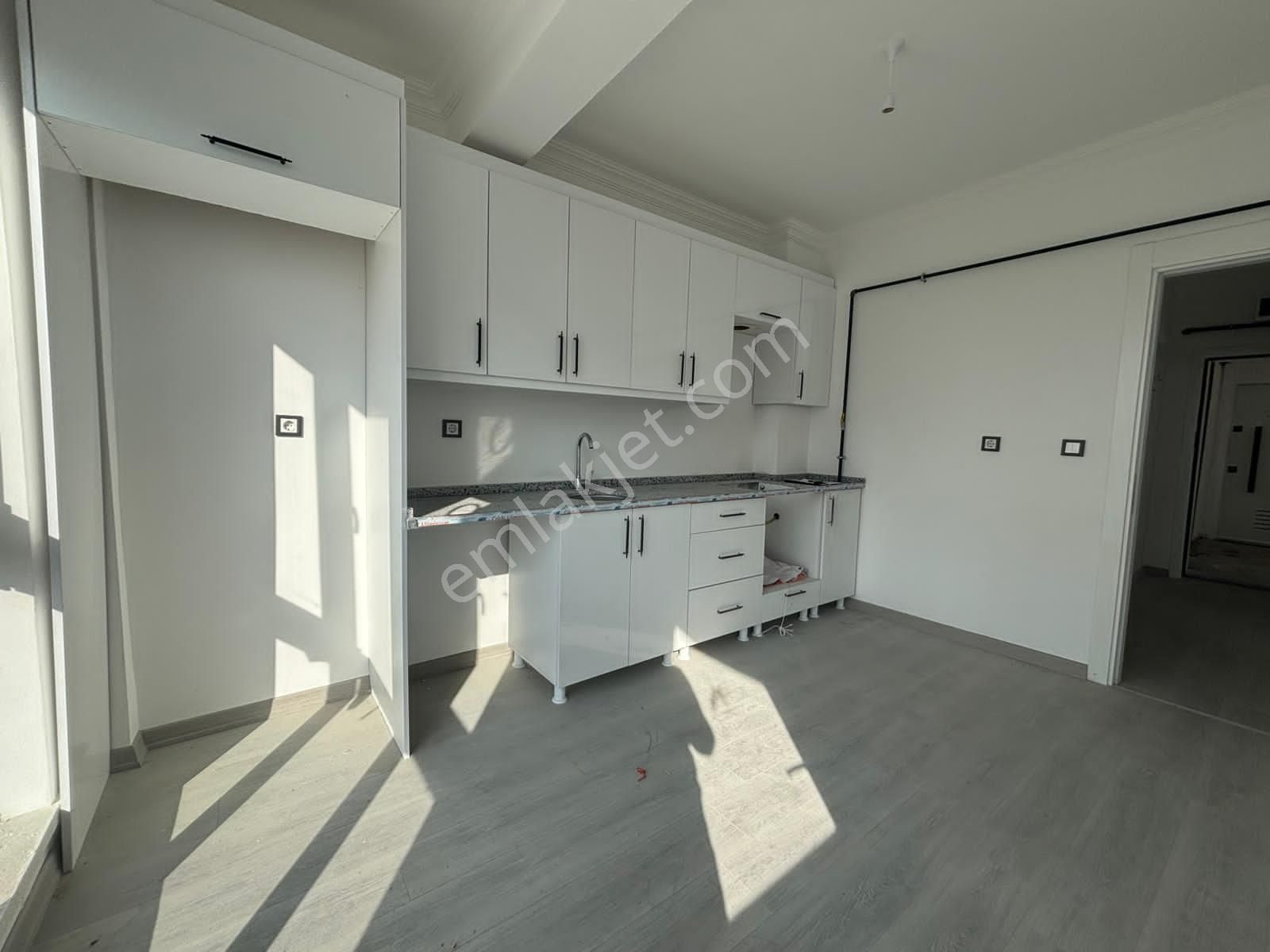 Koza Emlak'tan Yine Fırsat Daire Pınarbaşı Mahalesinde Ebevyn Banyolu Katta Sıfır Daireeee