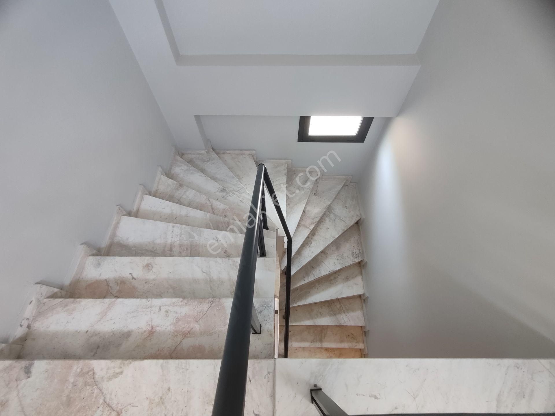 Kardeş'ten Güre'de Bahçeli Süper Lüks Tam Müstakil 3+1 Villa - Görsel 32