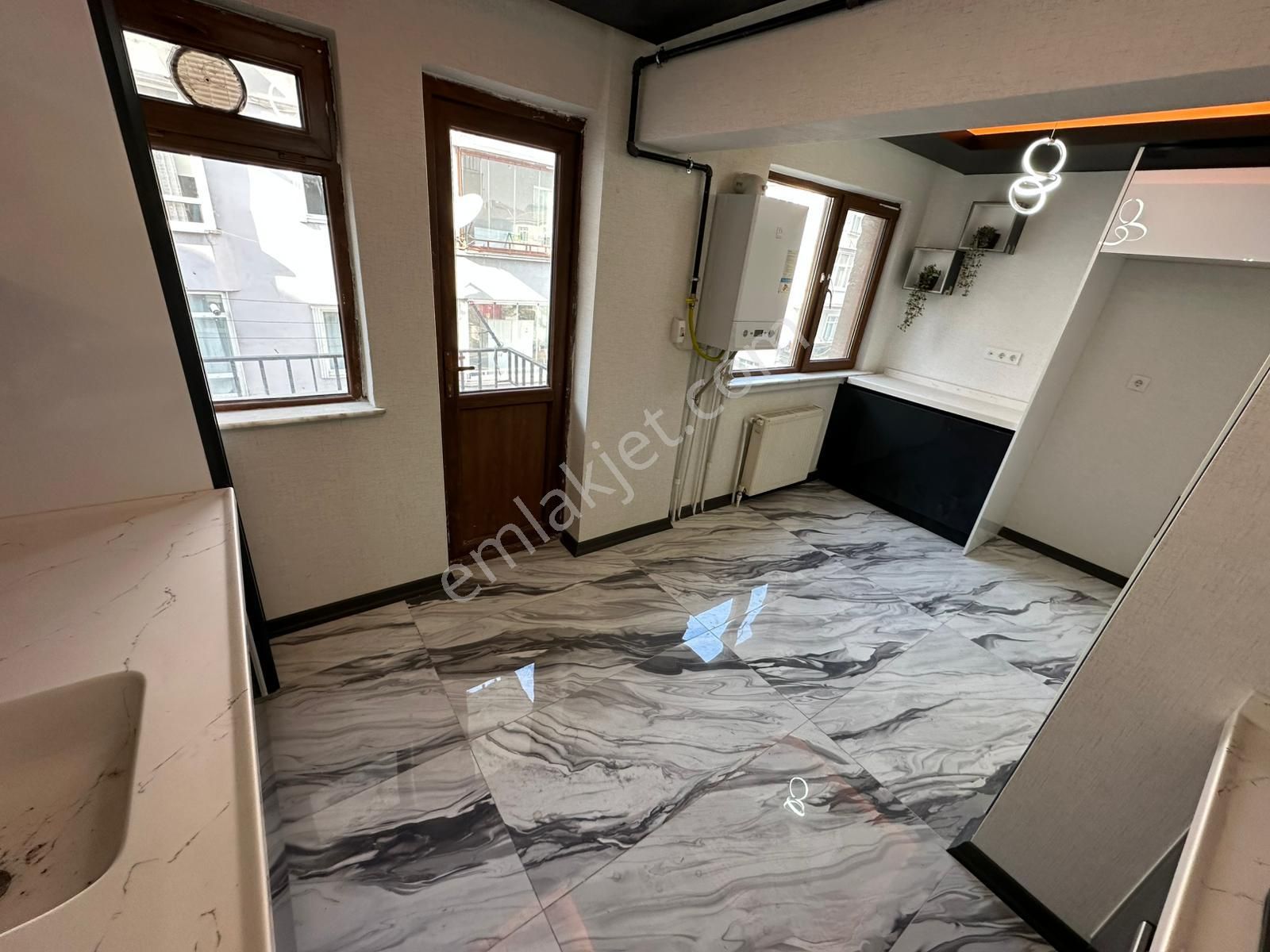 Akşemsettin Mh^de Bağımsz 3 Balkonlu Ultra Lüx Yapılı 4+1 Rüya Gibi Teras ! - Görsel 4
