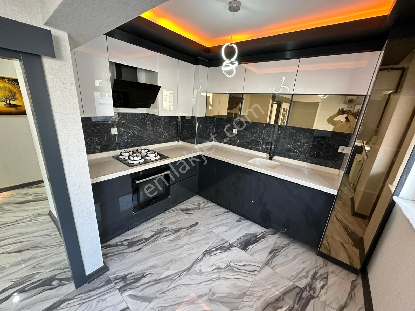 Akşemsettin Mh^de Bağımsz 3 Balkonlu Ultra Lüx Yapılı 4+1 Rüya Gibi Teras !