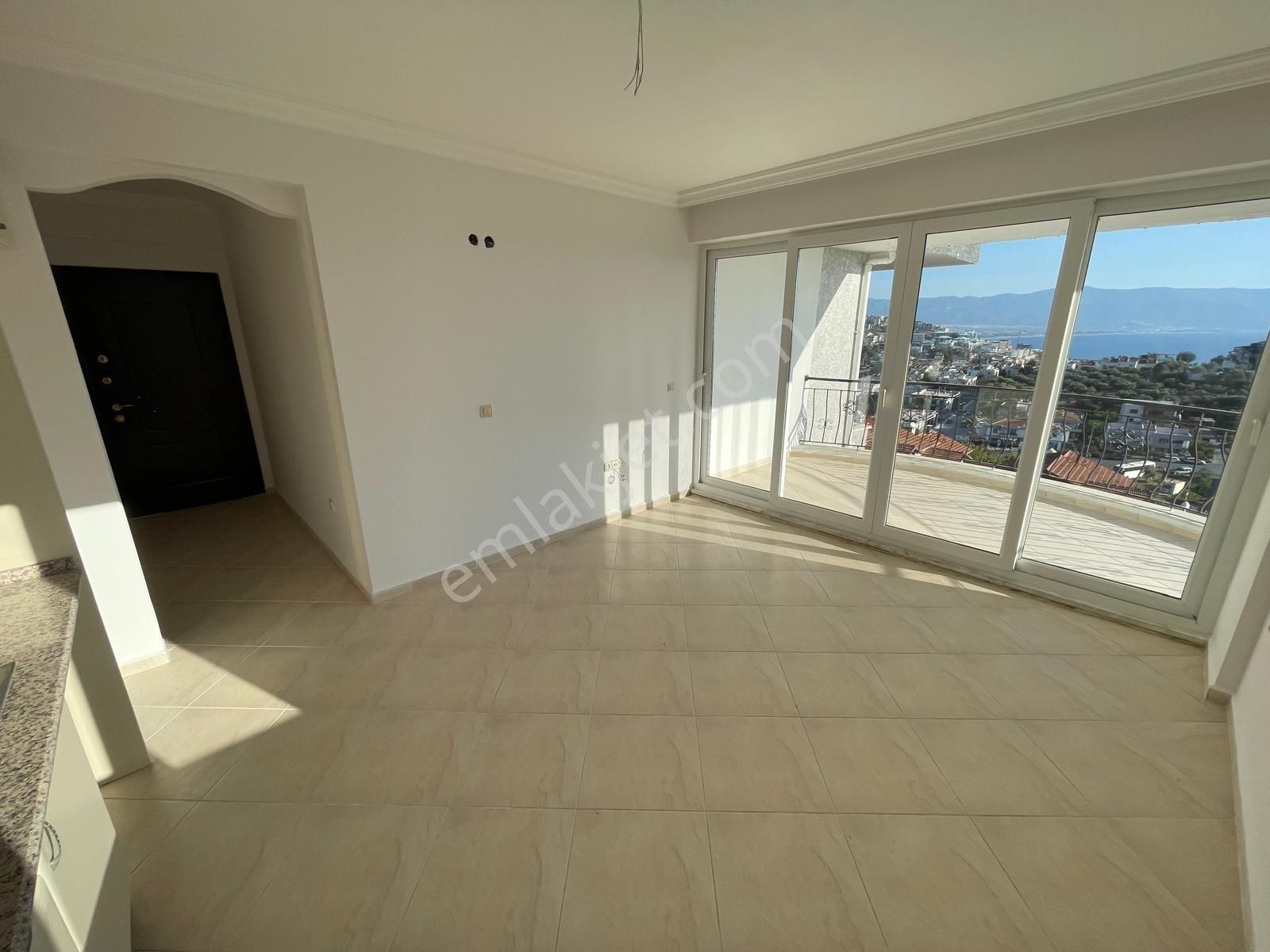 Kuşadasında Panoramık Denız Manzaralı 2+1 Asansörlü Daire - Görsel 4