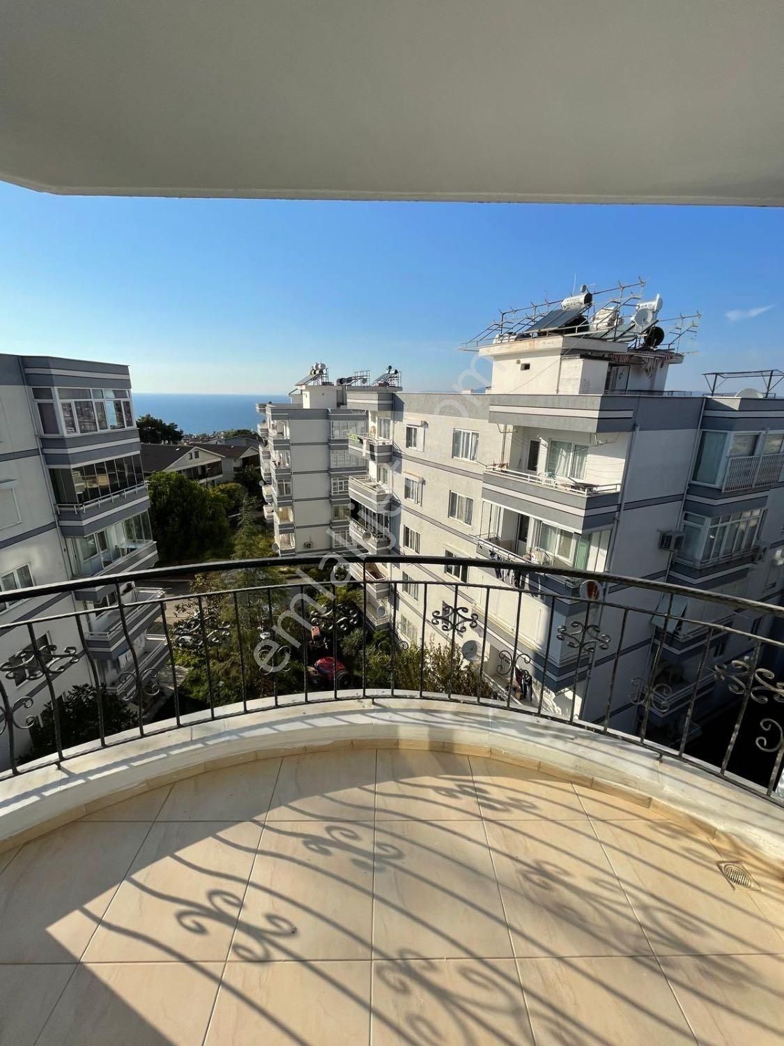 Kuşadasında Panoramık Denız Manzaralı 2+1 Asansörlü Daire - Görsel 18