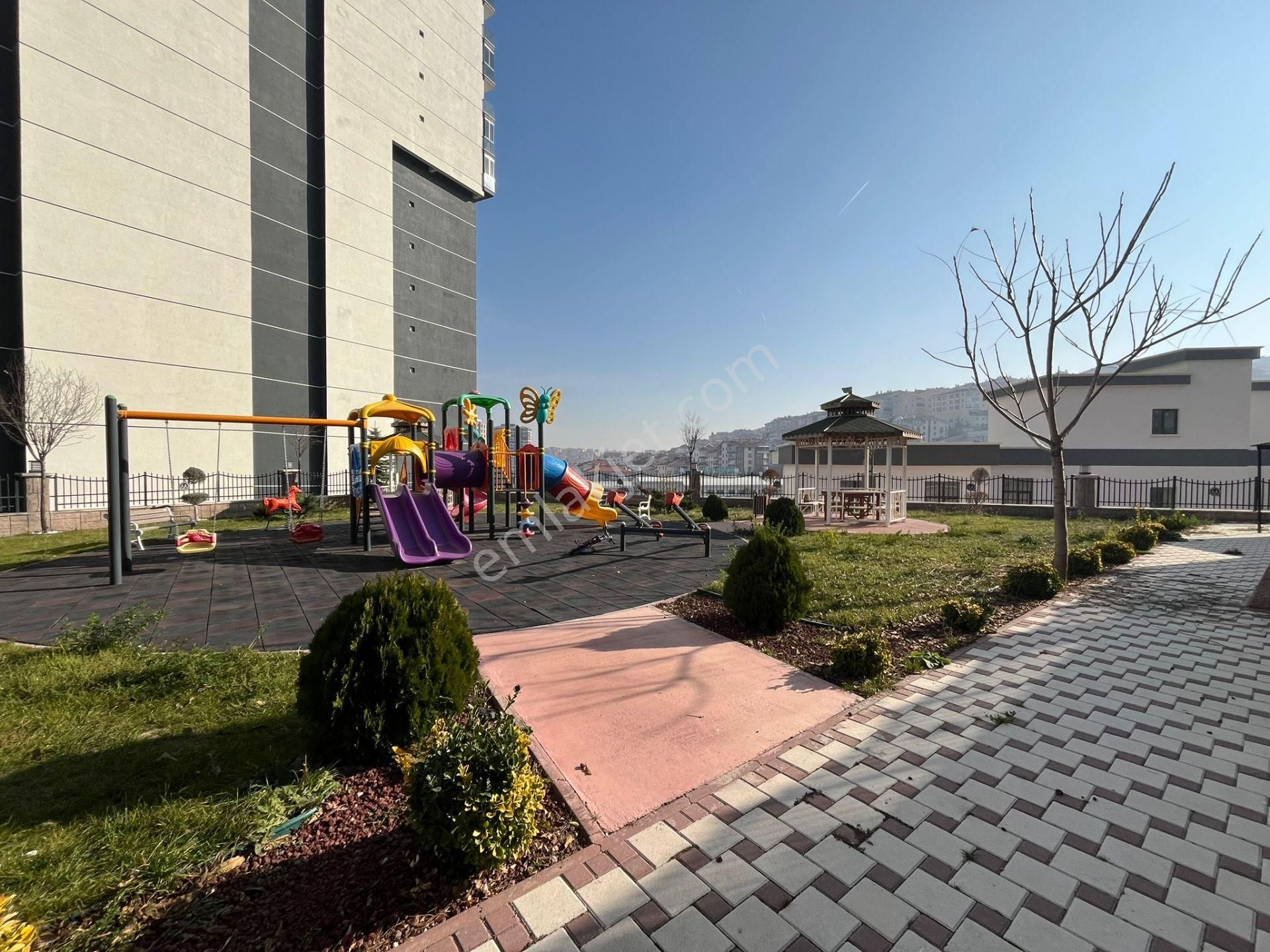 Ovacık Cepheli Bulvar Yakını Katta Lüx Yapıda Satılık 4+1 - Görsel 35