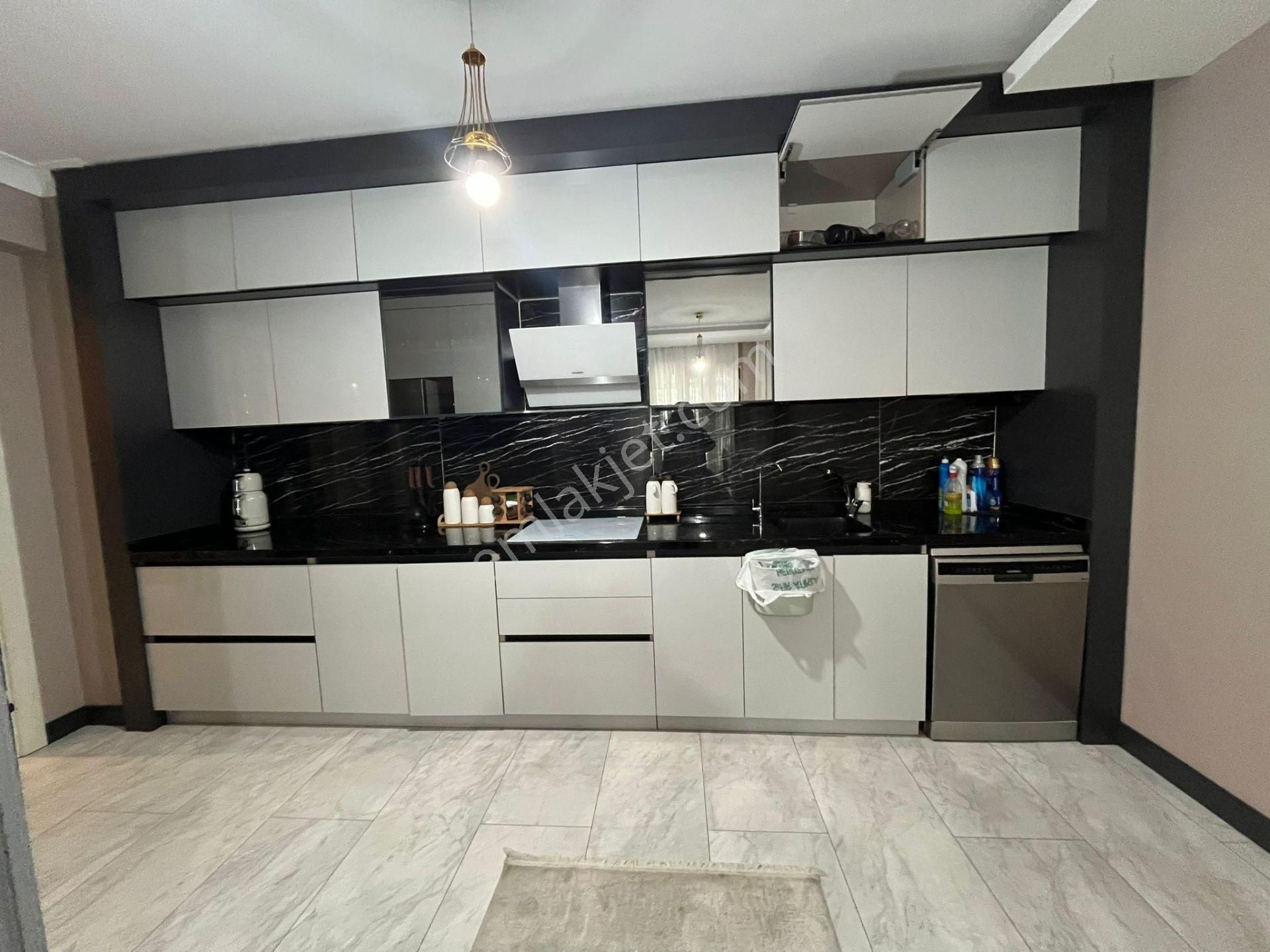 Ovacık Cepheli Bulvar Yakını Katta Lüx Yapıda Satılık 4+1 - Görsel 7