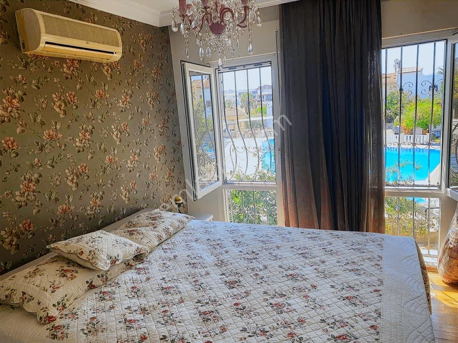 Kuşadası Kadınlar Denizi Bölgesinde 4+1 Satılık Tripleks - Görsel 26