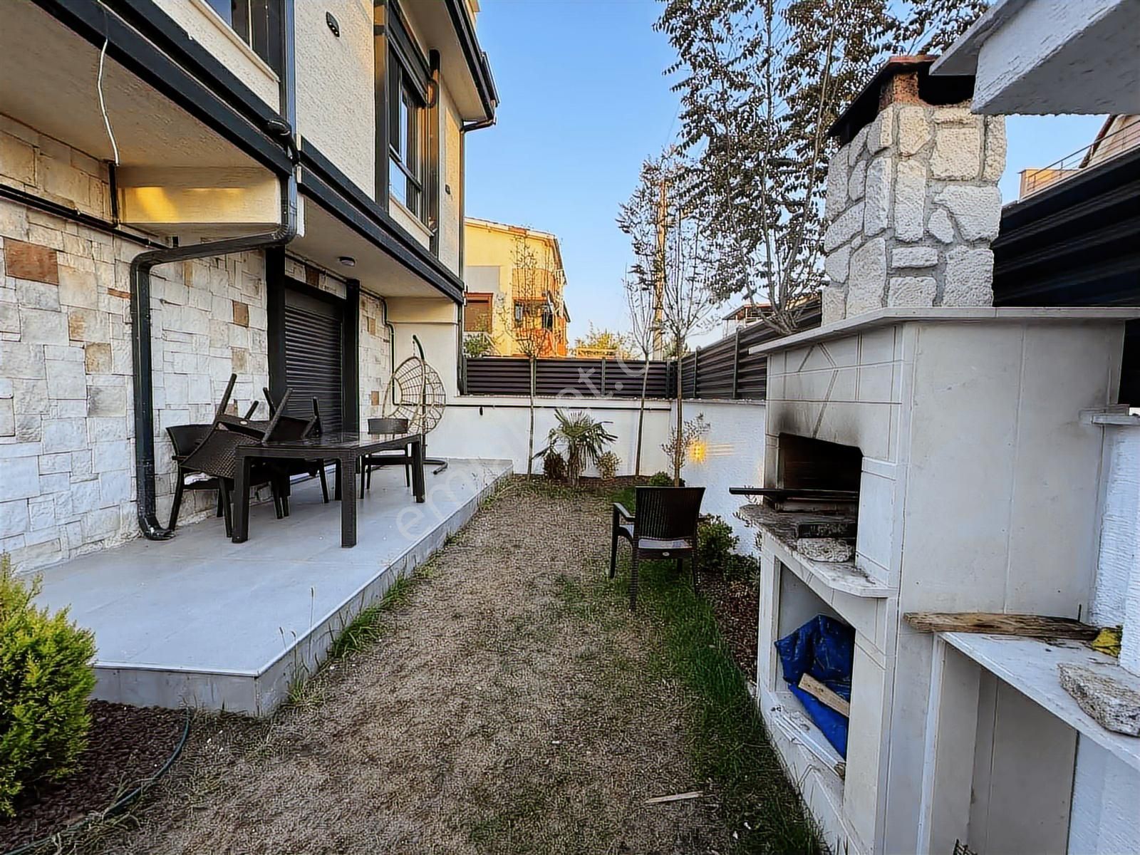 Kocaali De Müstakil Havuzlu Geniş Bahçeli 4+1 Villa Takas Olur - Görsel 14