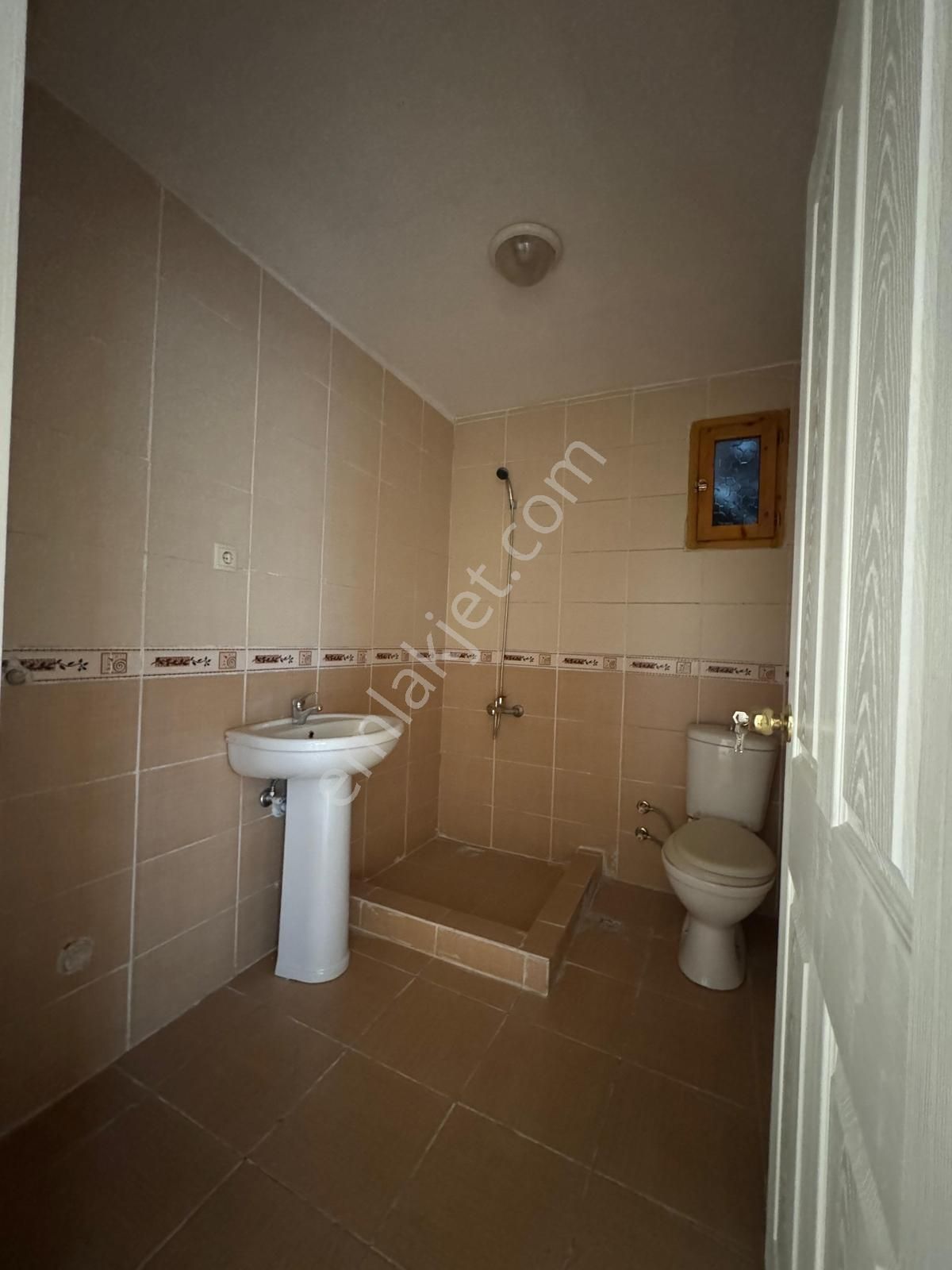 Merkez Emlak Plevne Cd Üstü 3+1 1 Kat Asansörlü 20 Yıl İskanlı - Görsel 13