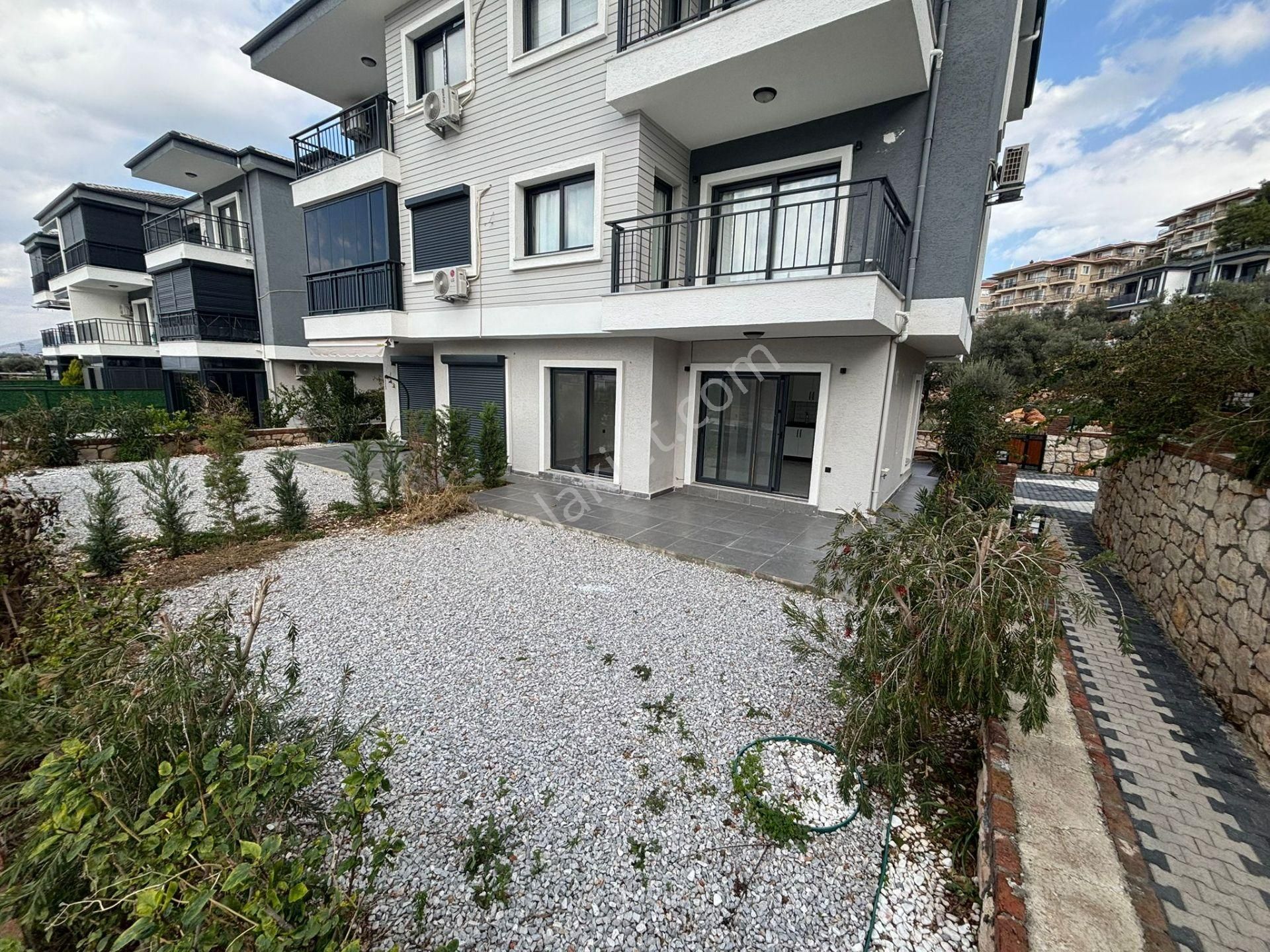 Didim Akbükte Havuzlu Sitede Geniş Bahçeli Satılık Daire - Görsel 2