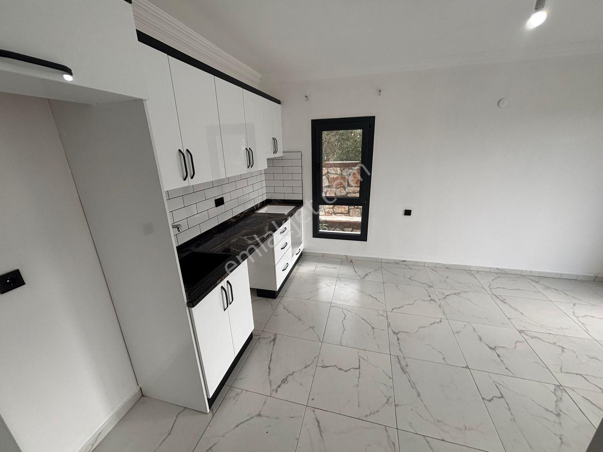 Didim Akbükte Havuzlu Sitede Geniş Bahçeli Satılık Daire - Görsel 6