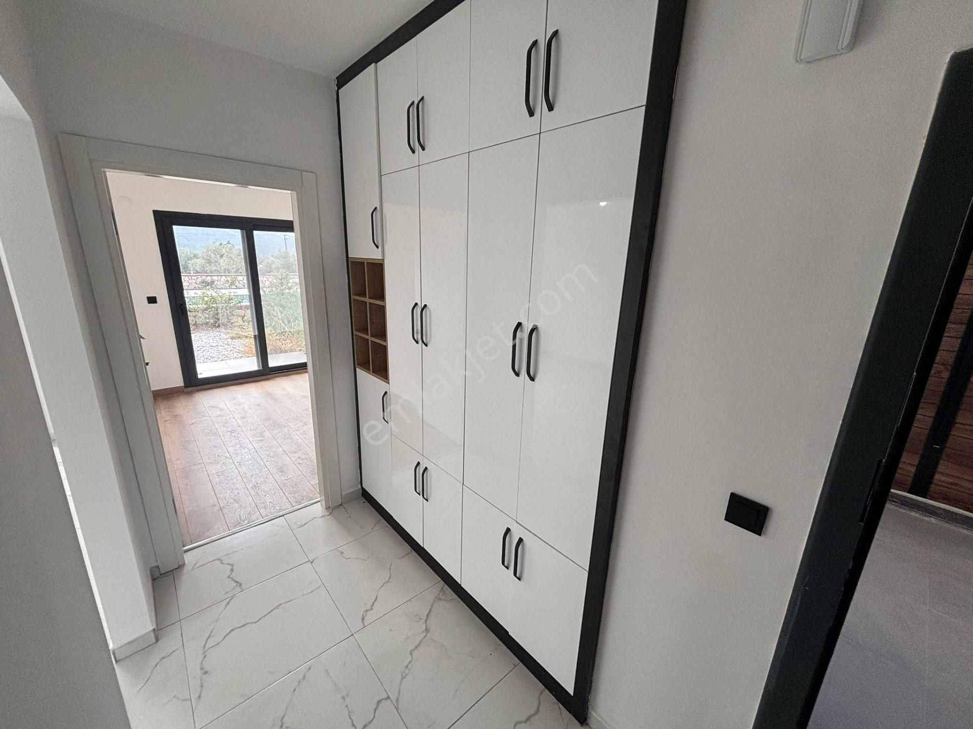 Didim Akbükte Havuzlu Sitede Geniş Bahçeli Satılık Daire - Görsel 16