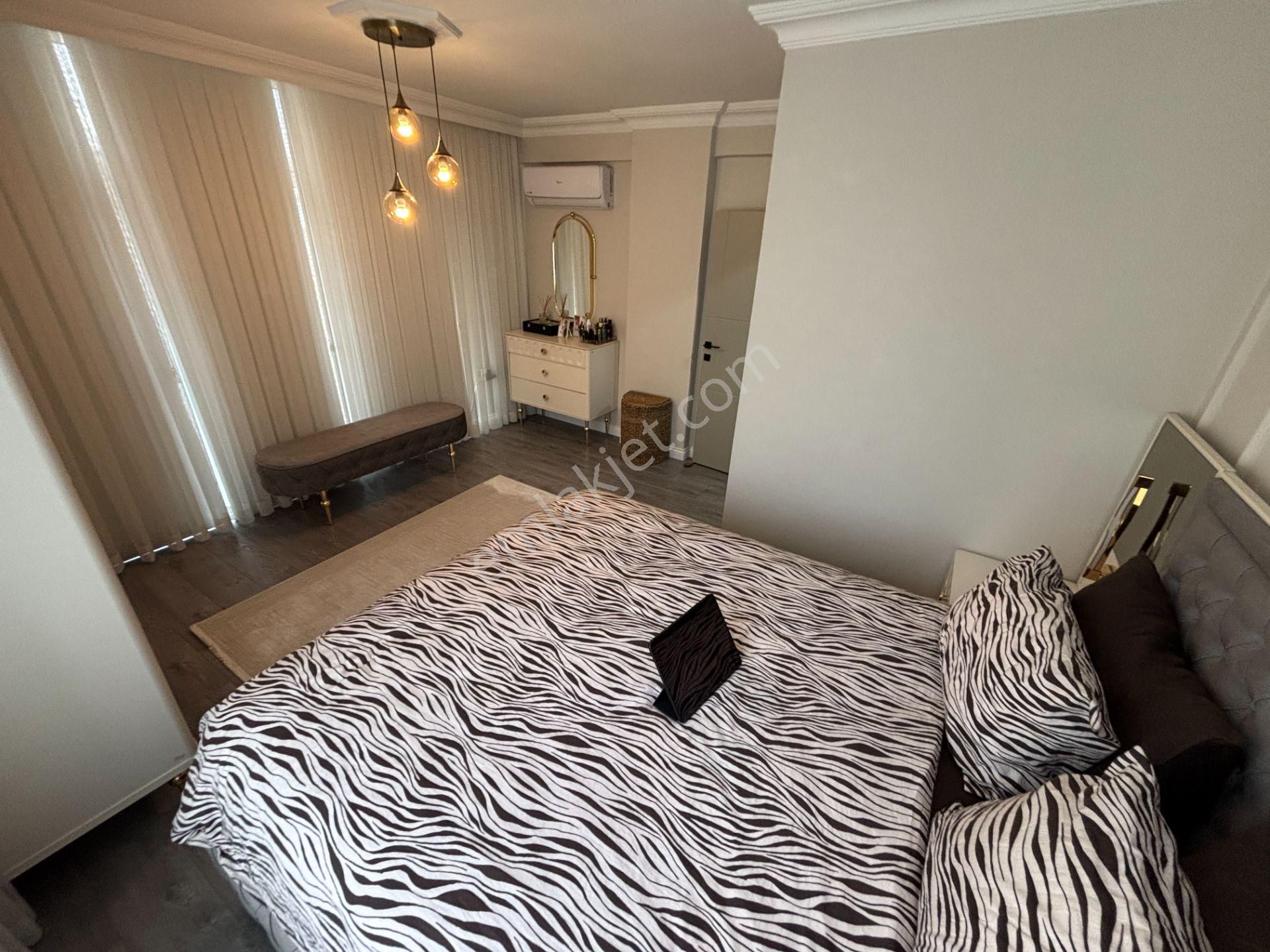 İçi Lüks Yapılı Konyaaltı Cadde Arkası Dubleks Daire - Görsel 19