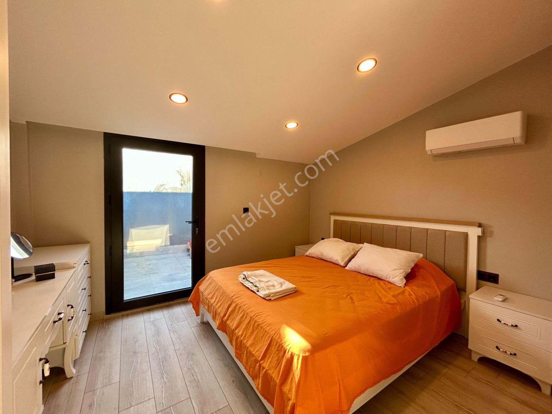 Kuşadası Güzelçamlıda Eşsız Deniz Manzaralı Modern Ve Lüks Satılık Çatı Dubleks - Görsel 14