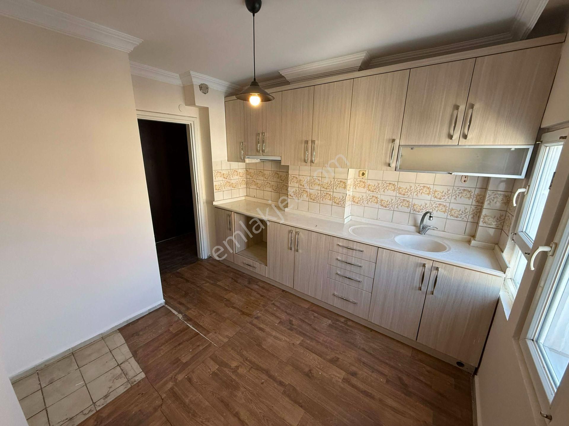 Şafak Emlak Kiralık Metinkasapoğlu Caddesi Üzeri 2+1 125m2 Ofis - Görsel 6