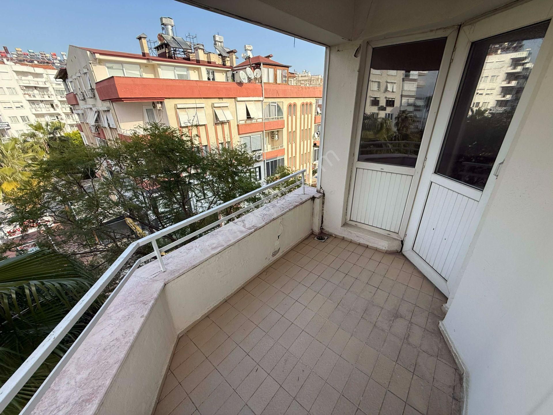 Şafak Emlak Kiralık Metinkasapoğlu Caddesi Üzeri 2+1 125m2 Ofis - Görsel 20