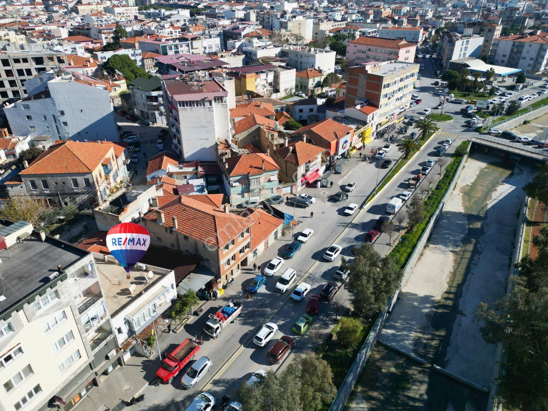 Söke Merkez'de Cadde Üzerinde Satılık İşyeri...