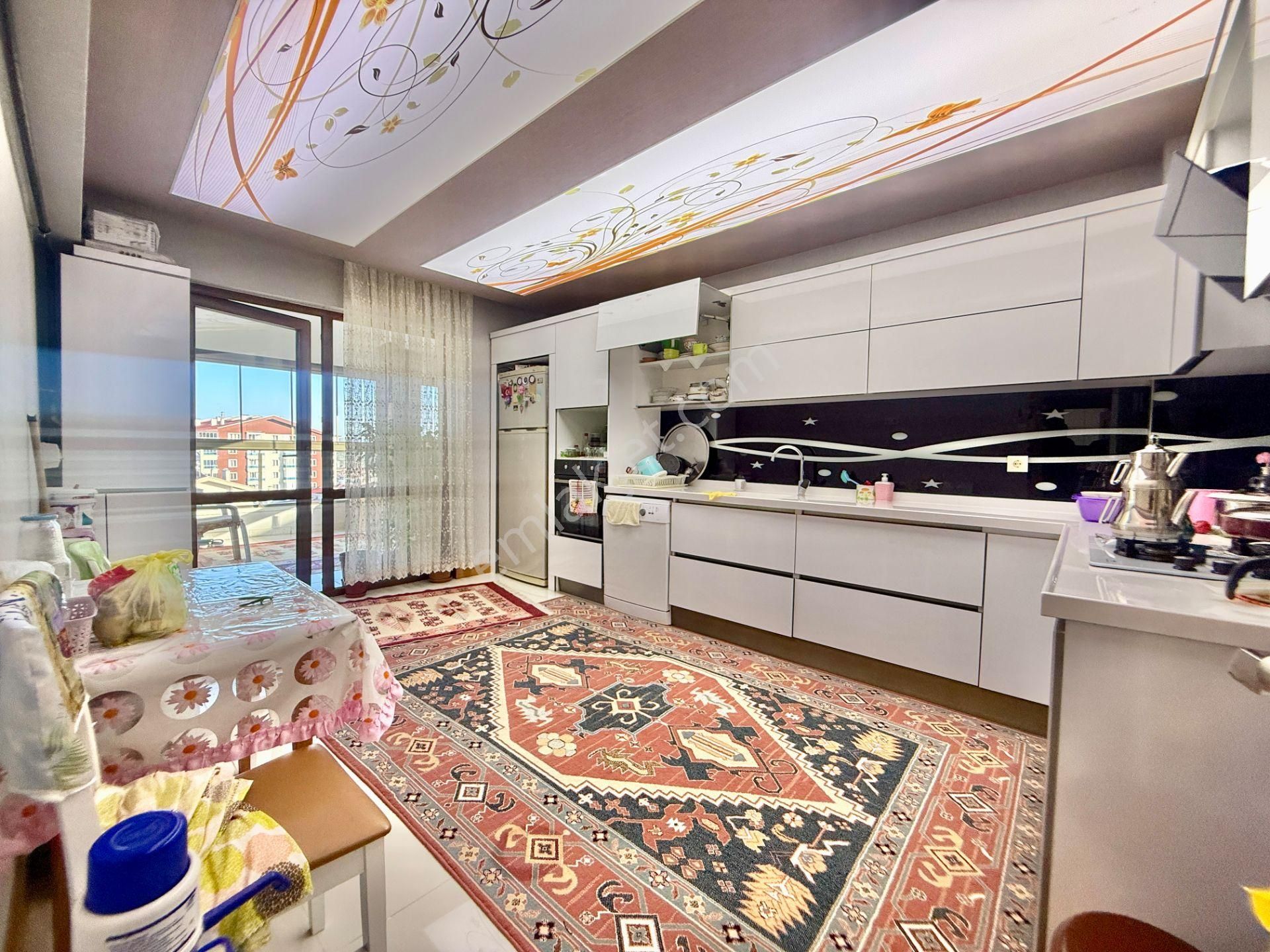 Merkez Mah. Bulvar Cephe Teras Balkonlu Geniş Lüx 4+1 - Görsel 6