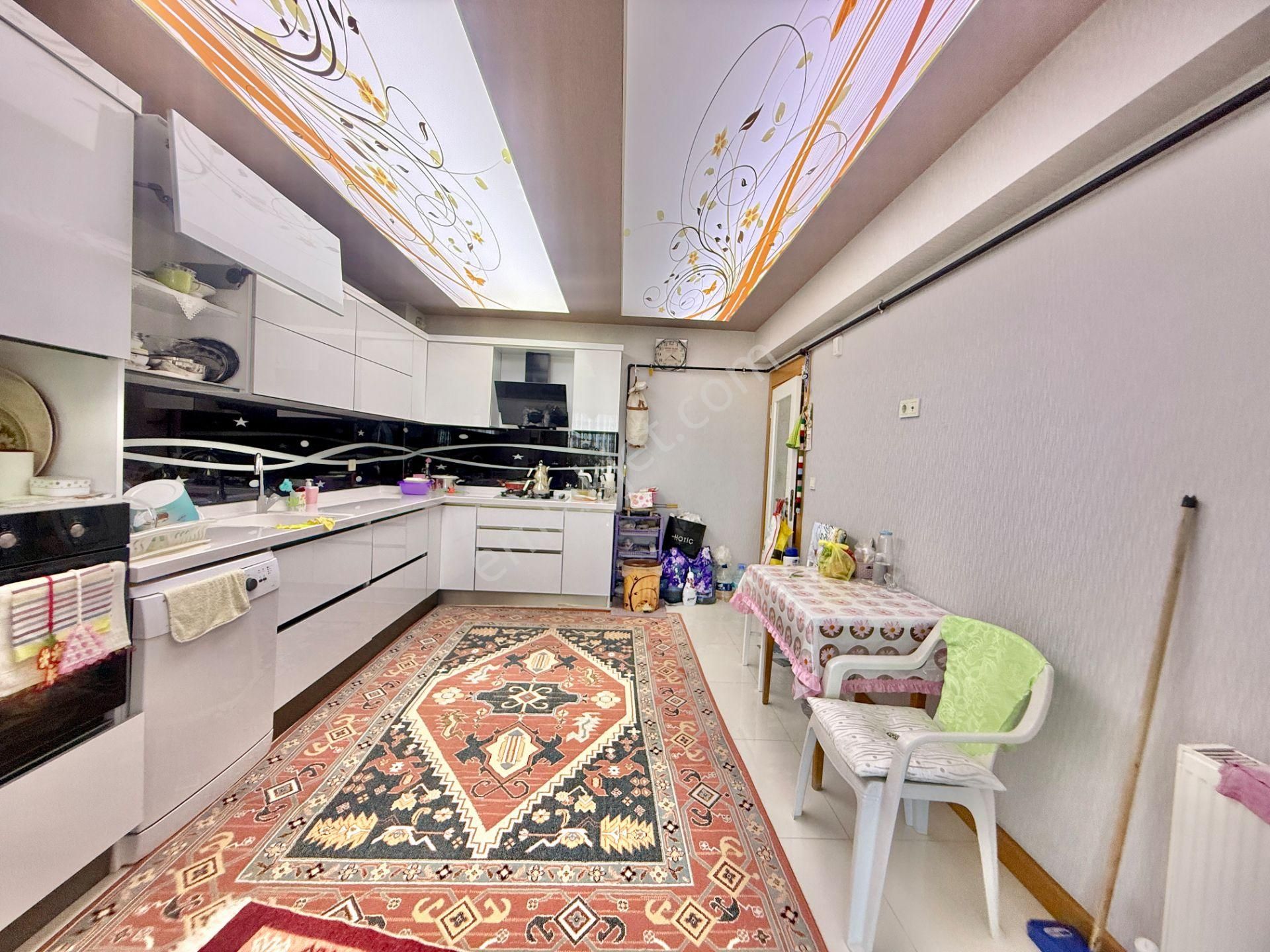 Merkez Mah. Bulvar Cephe Teras Balkonlu Geniş Lüx 4+1 - Görsel 7