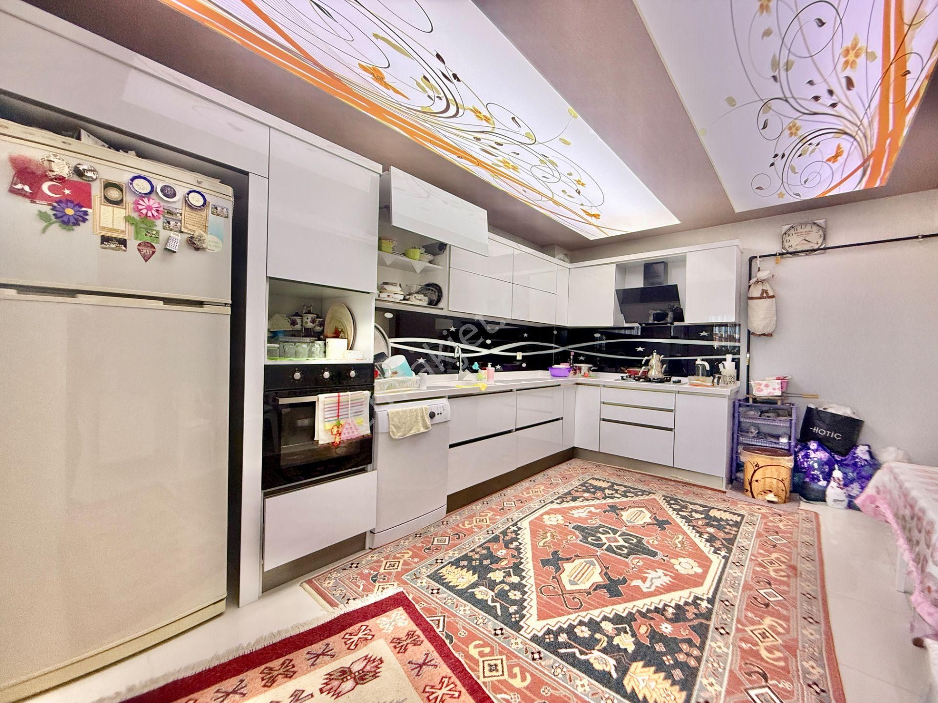 Merkez Mah. Bulvar Cephe Teras Balkonlu Geniş Lüx 4+1 - Görsel 8