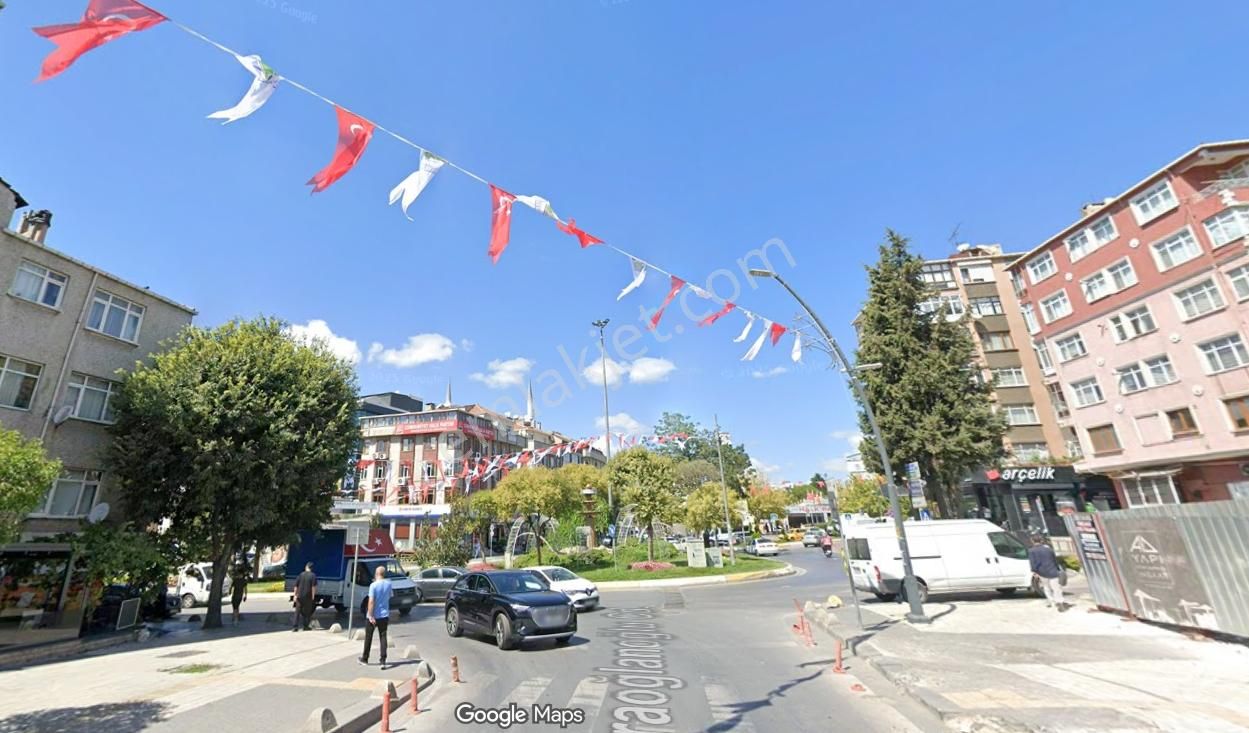 Azmir'den Satılık Cadde Cepheli 2+1 93 M2 Daire For Sale للبيع - Görsel 2