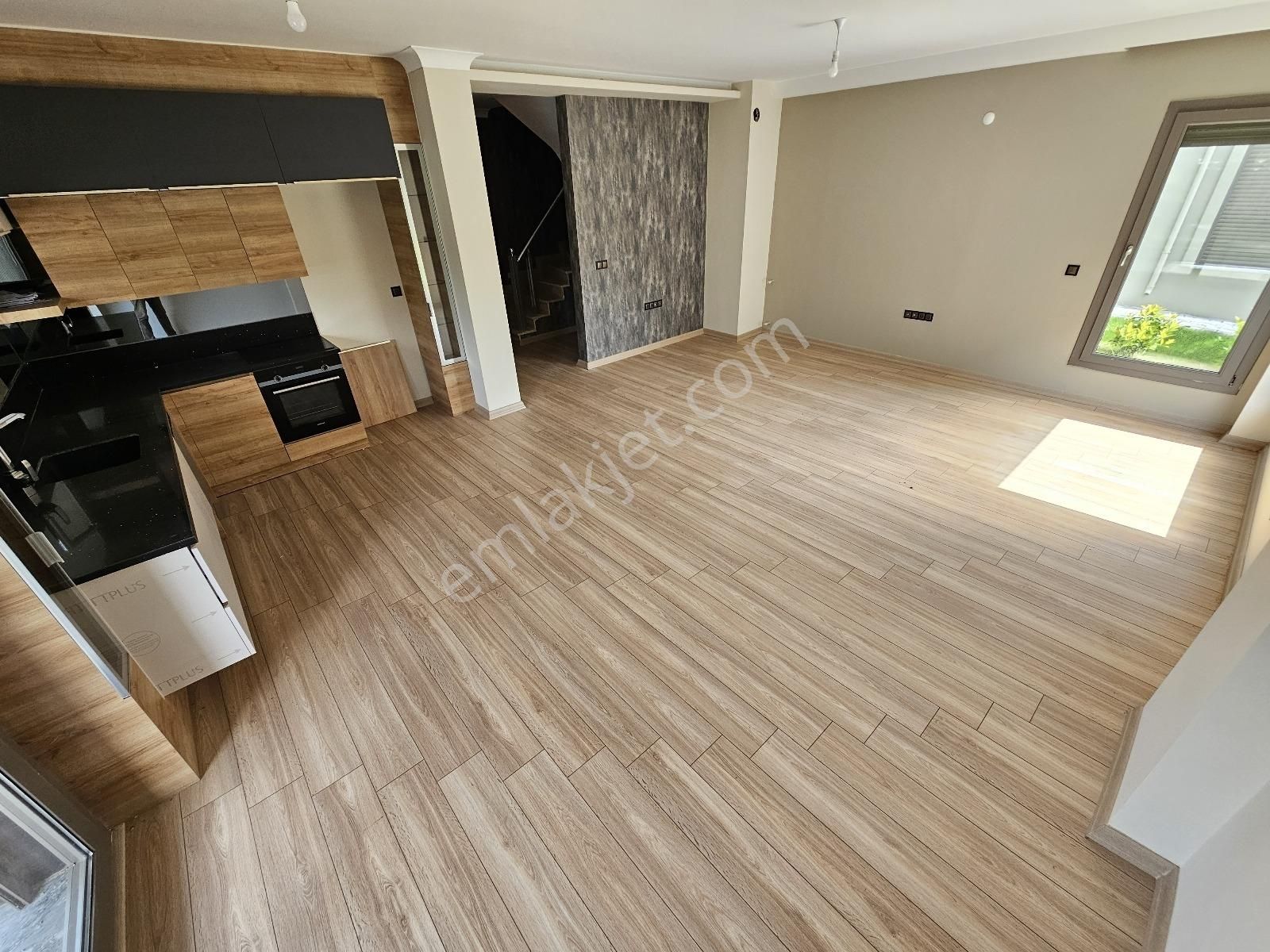 Eu Gayrimenkulden Girişte Odalı Denize Yakın Tek Müstakil Villa - Görsel 30