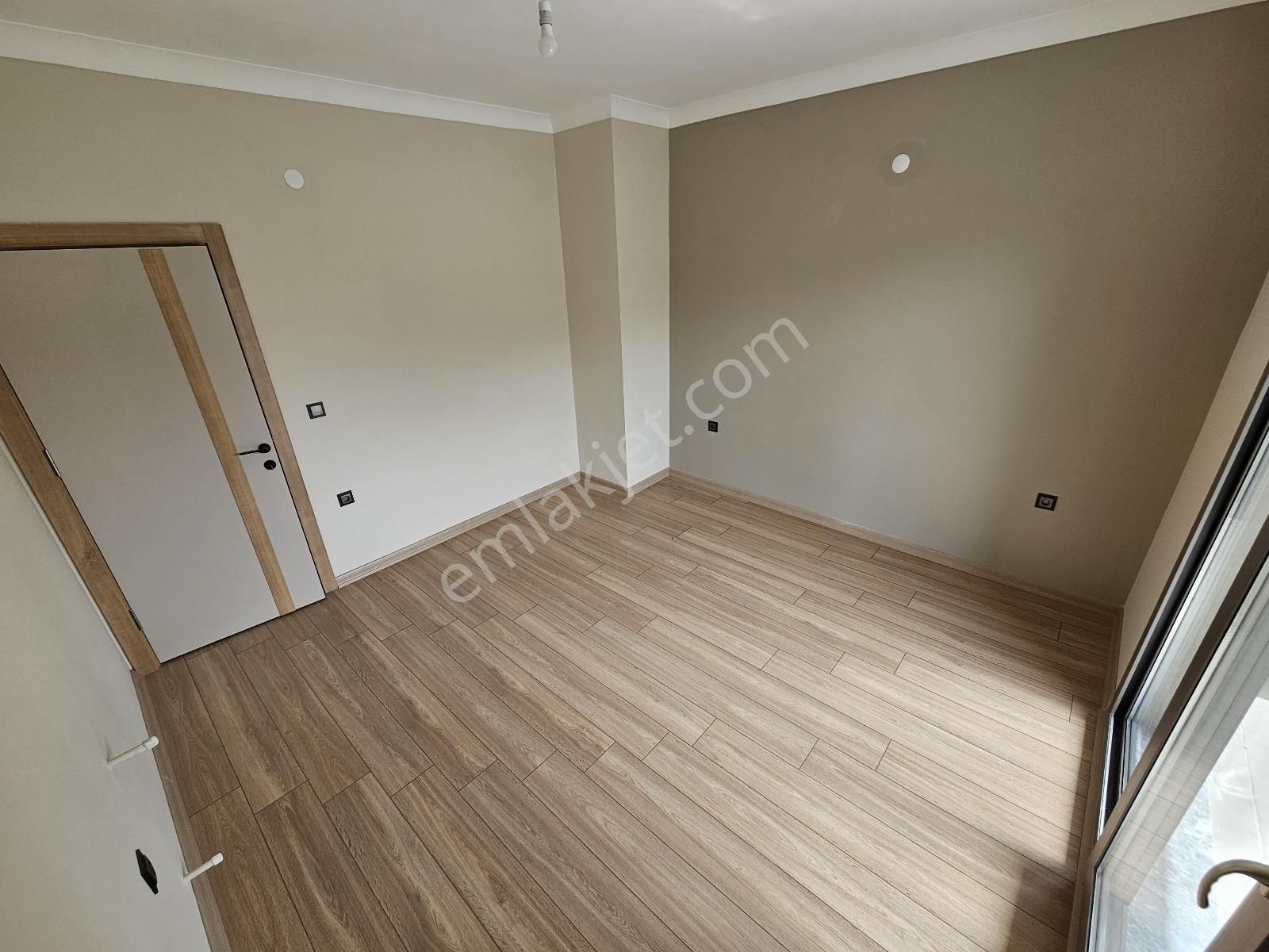 Eu Gayrimenkulden Girişte Odalı Denize Yakın Tek Müstakil Villa - Görsel 4