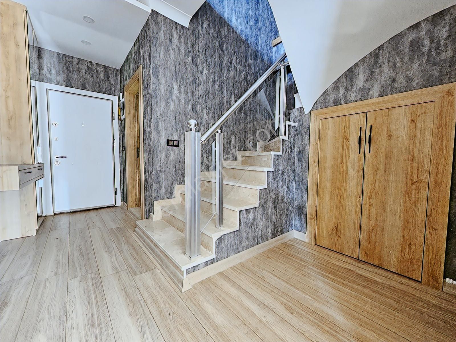 Eu Gayrimenkulden Girişte Odalı Denize Yakın Tek Müstakil Villa - Görsel 15