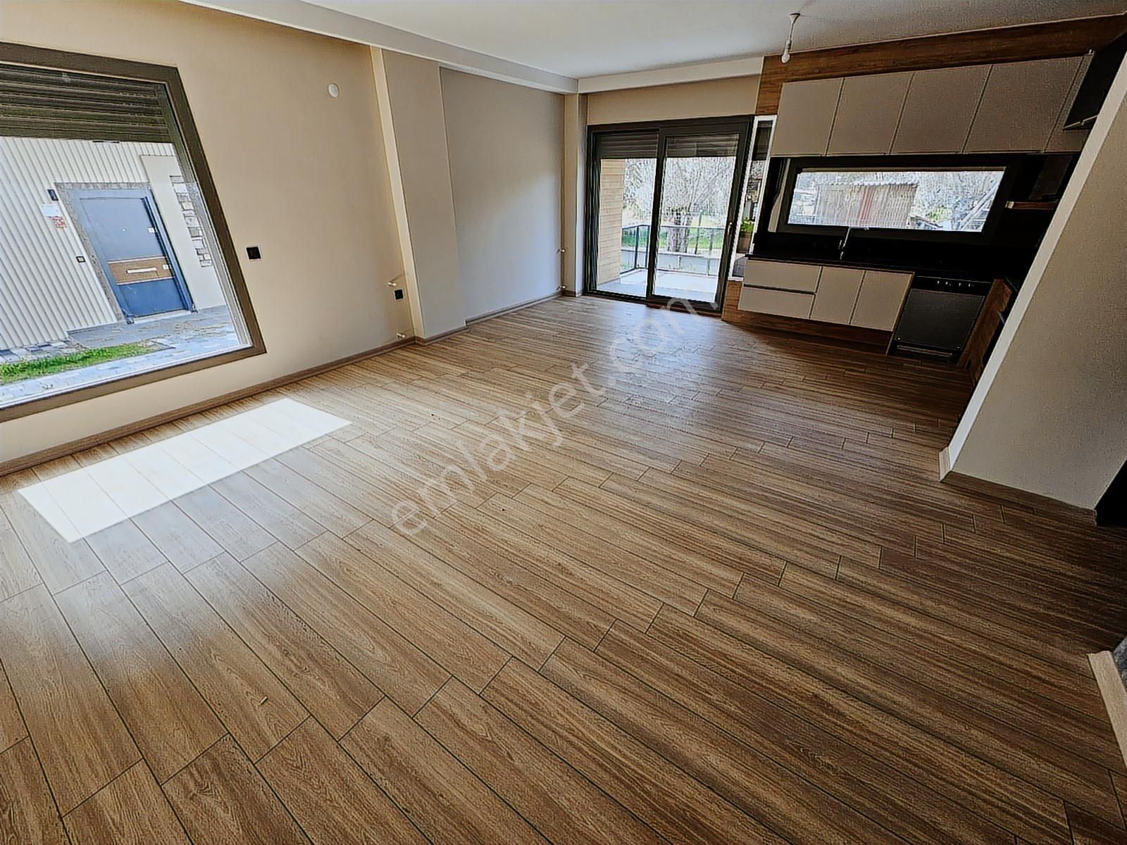 Eu Gayrimenkulden Girişte Odalı Denize Yakın Tek Müstakil Villa - Görsel 21