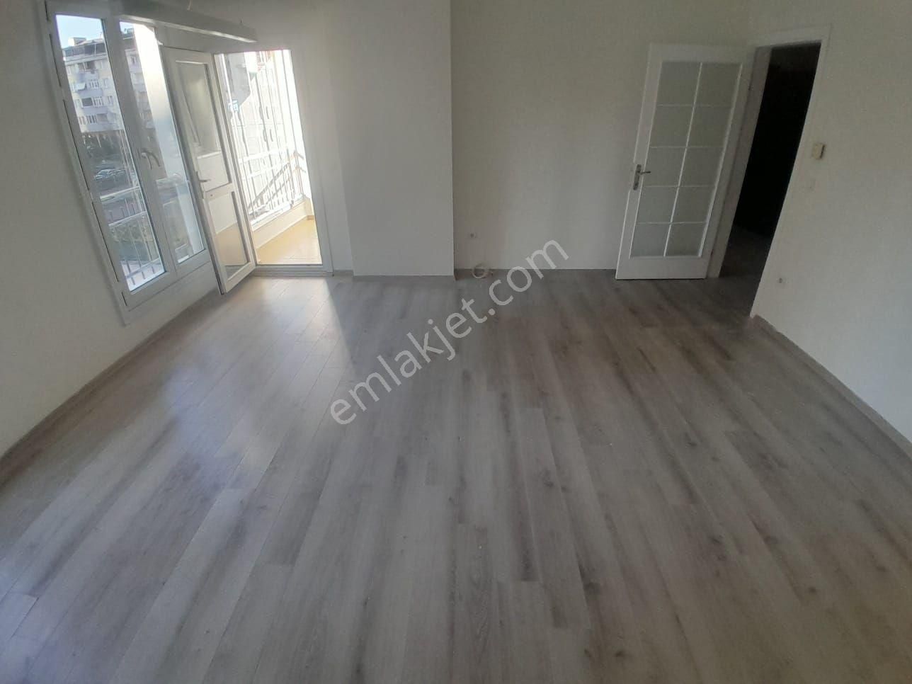 Küçükköy Validesuyu Konutlarında Büyük Tip Havuz Cepheli 2+1 - Görsel 2