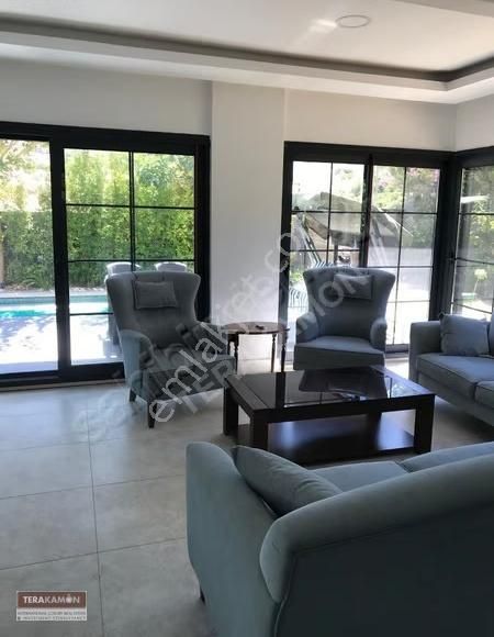 İzmir Çeşme Çiftlik Köy Denize 150 Metre Havuzlu Villa - Görsel 5