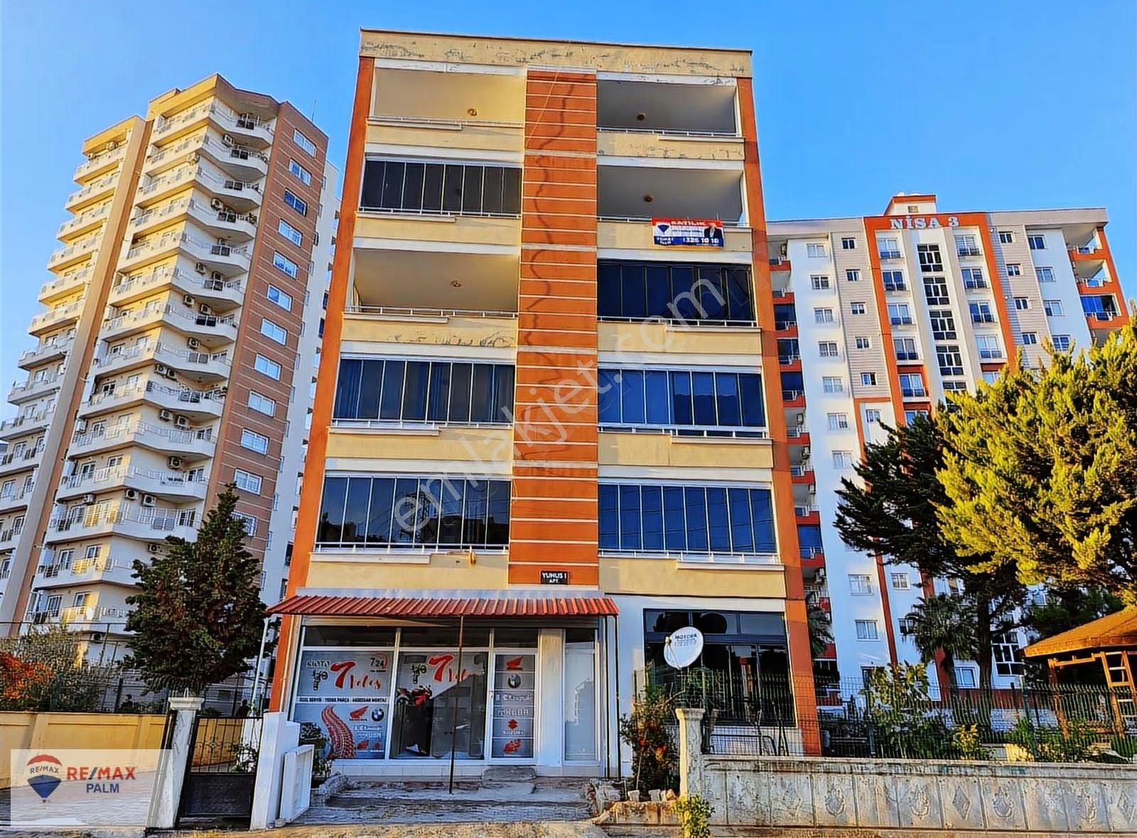 Remax Palm'den Akkent'in En Nezih Lokasyonunda Satılık Geniş 2+1