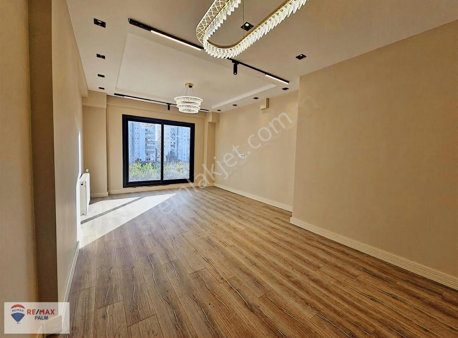 Remax Palm'den 75.yıl Mah.'de Denize 400 M Lüks Satılık Daire - Görsel 3