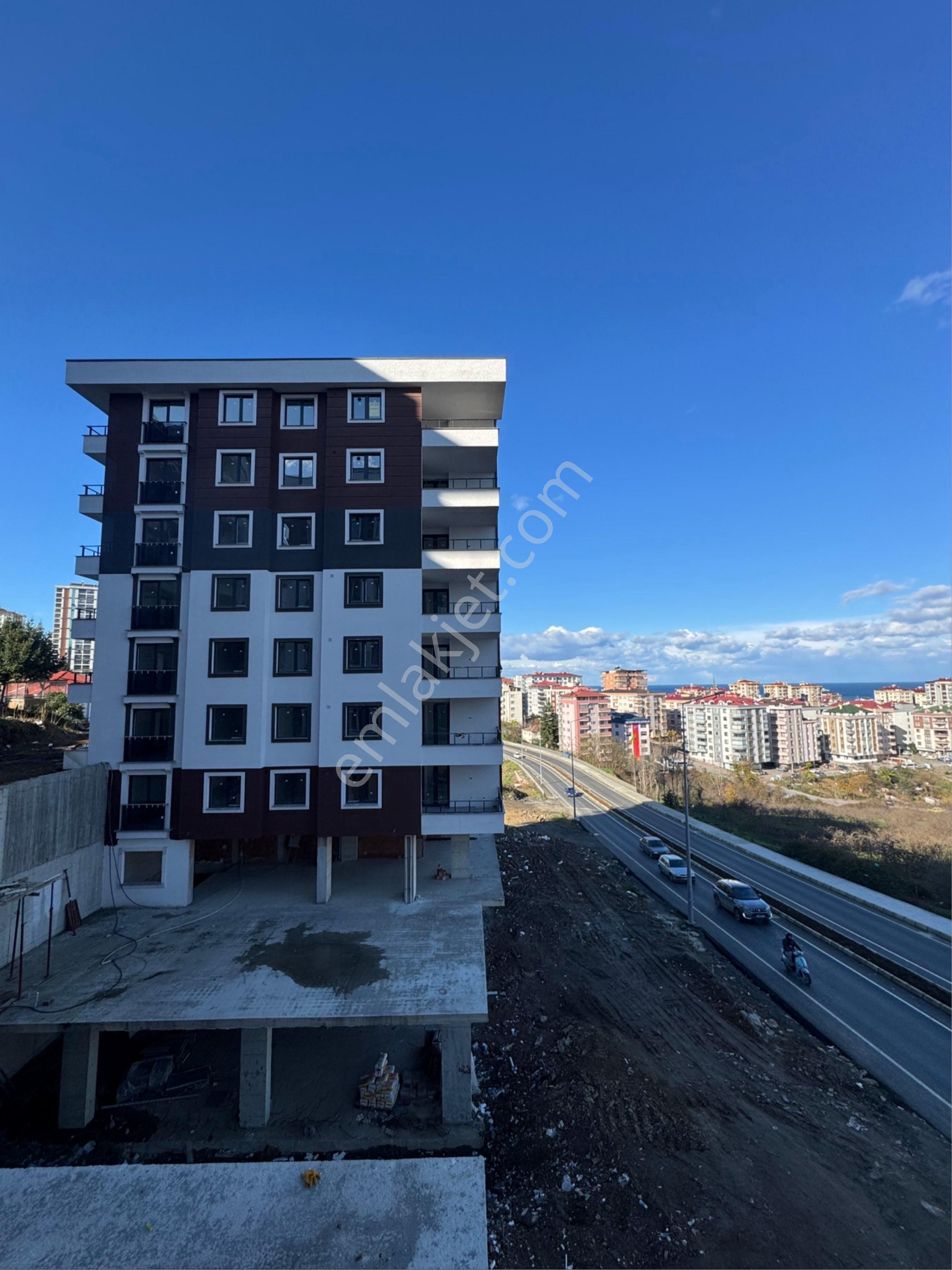 Yıldız Gayrimenkulden Cadde Üzerinde Satılık Sıfır Daireler