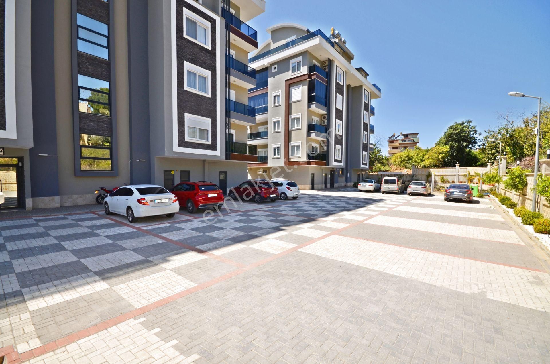 Alanya Oba Çarşamba Mevkinde Kiralık 2+1 Ayrı Mutfak Eşyalı Daire - Görsel 2