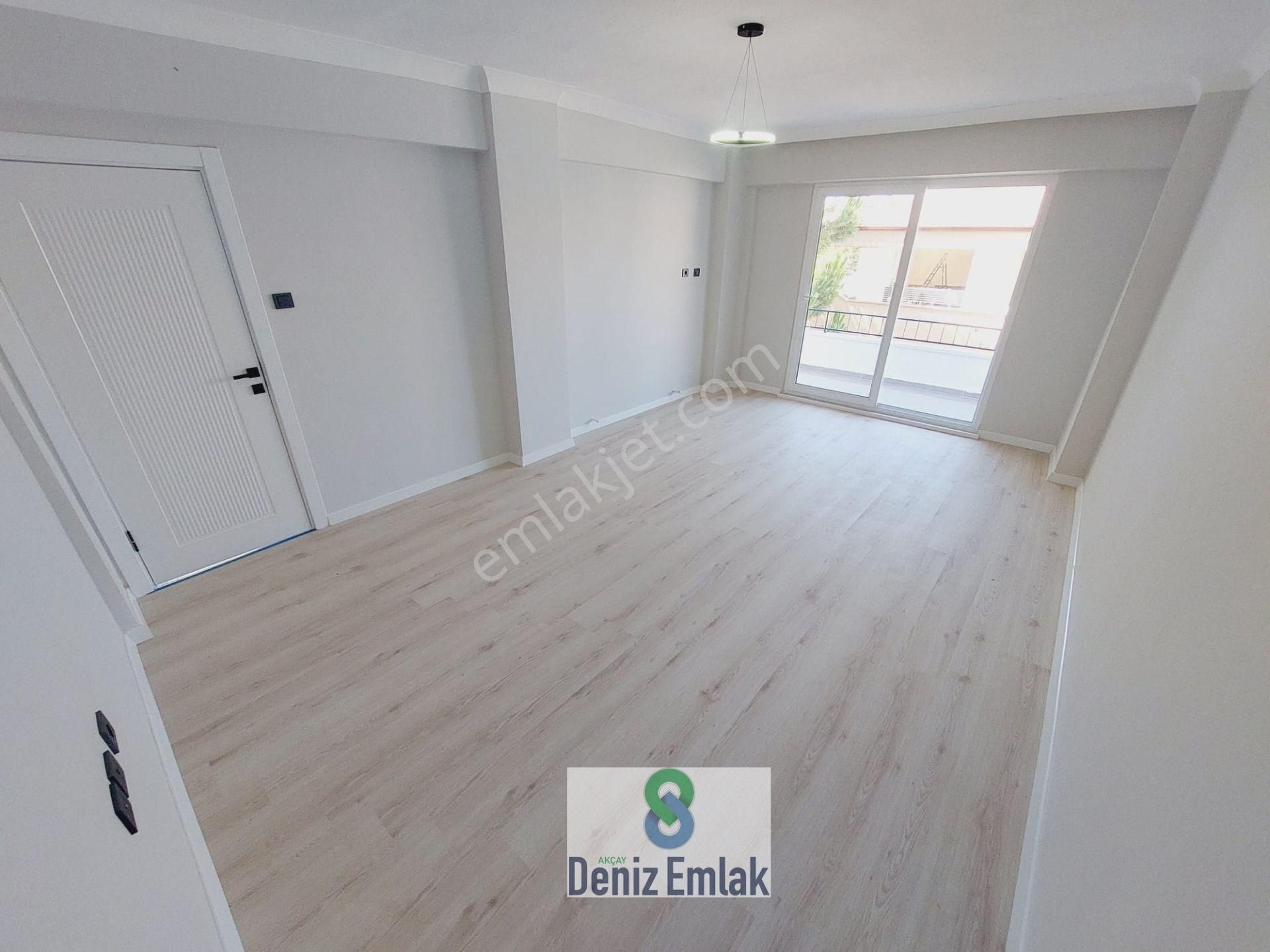 Denizden Akçayda Ön Cephe Arakat Geniş Masrafsız Satılık 2+1 Daire. - Görsel 2