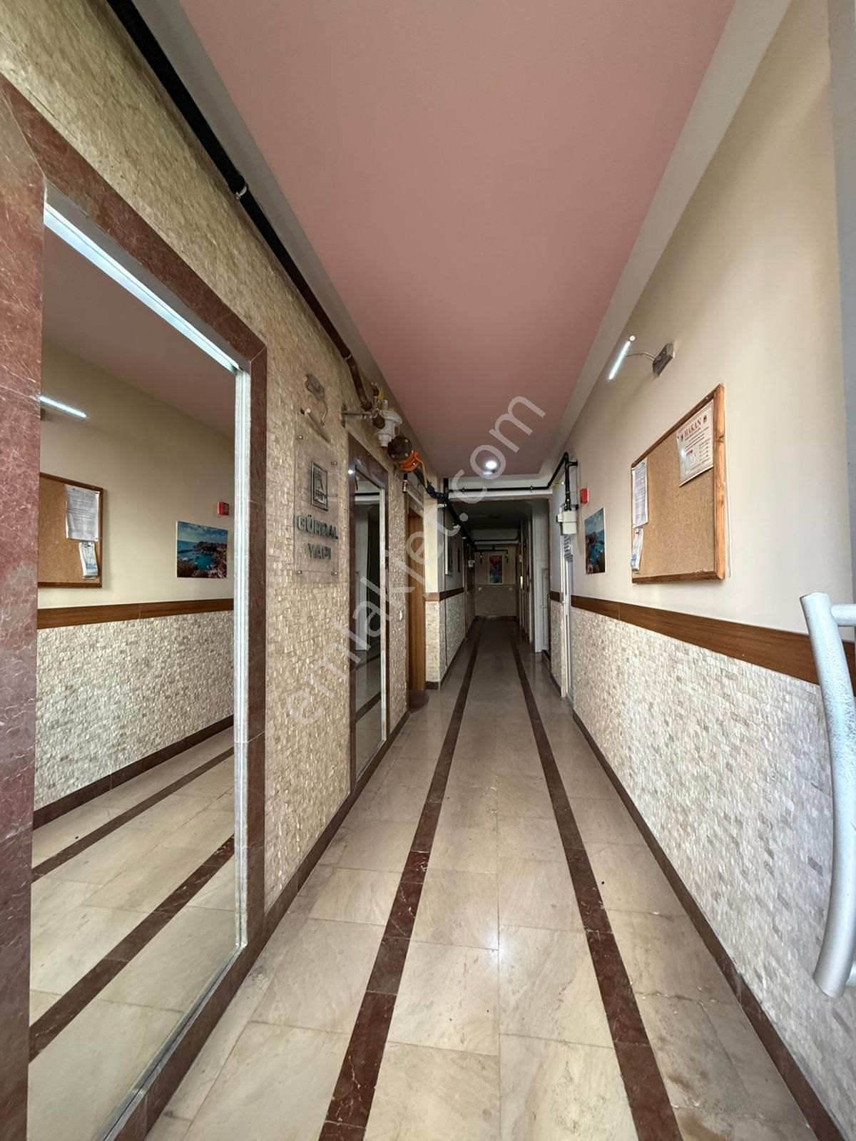 Konyaaltı Hurma'da Havuzlu Otoparklı Sitede Eşyalı Arakat 1+1 Daire - Görsel 9