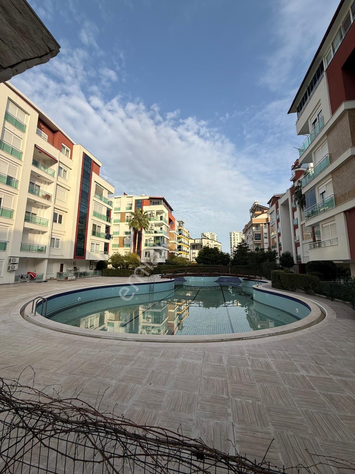 Konyaaltı Hurma'da Havuzlu Otoparklı Sitede Eşyalı Arakat 1+1 Daire - Görsel 31