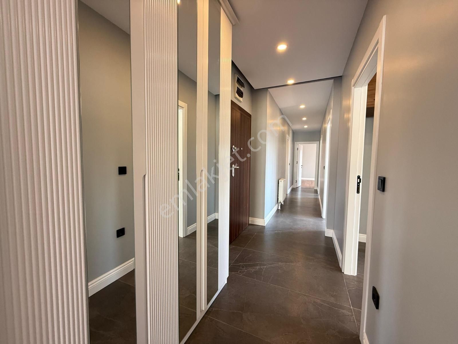 Erenköy'de 3+1 Net 130m2 Ebv Banyolu İskanlı Fırsat Daire - Görsel 7