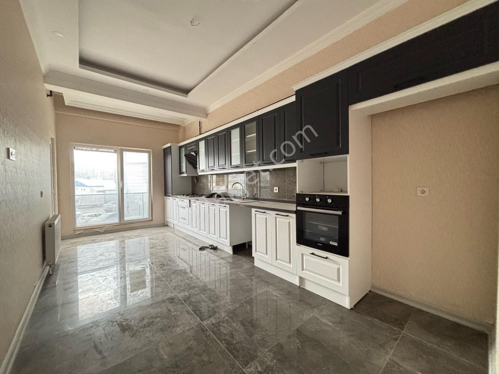 Mera Emlaktan Kadıköy Mh. Havuz Manzaralı 3+1 Ultralüx Daire - Görsel 4