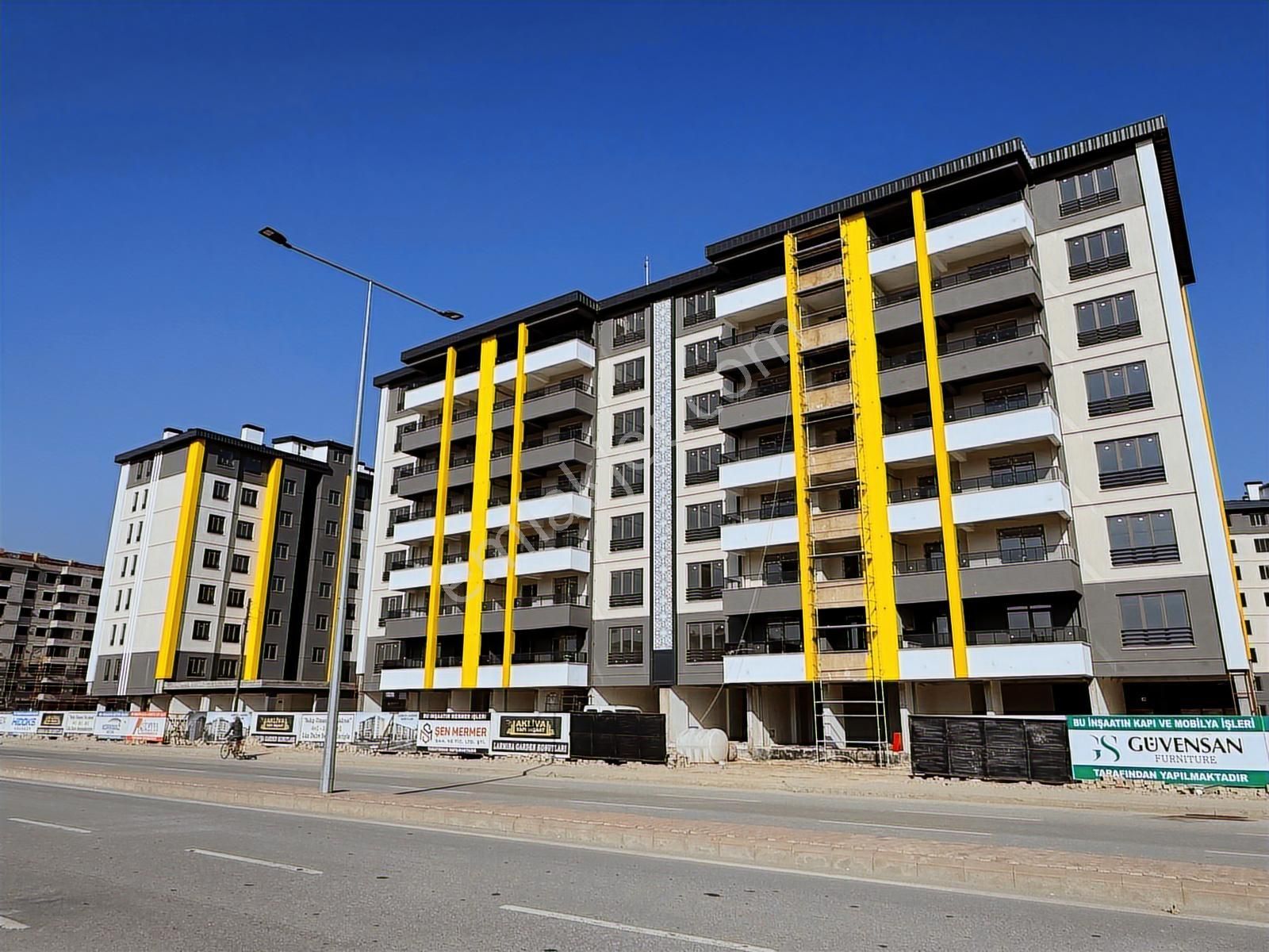 Alparslan Türkeş Cd Larmina Garden 4+1 Arakat Cadde Cephe Fırsat