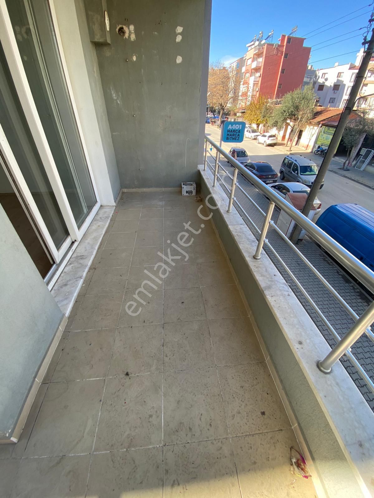 Gülcü Gayrimenkulden Cadde Üzerinde Kiralık Ara Kat Daire - Görsel 5